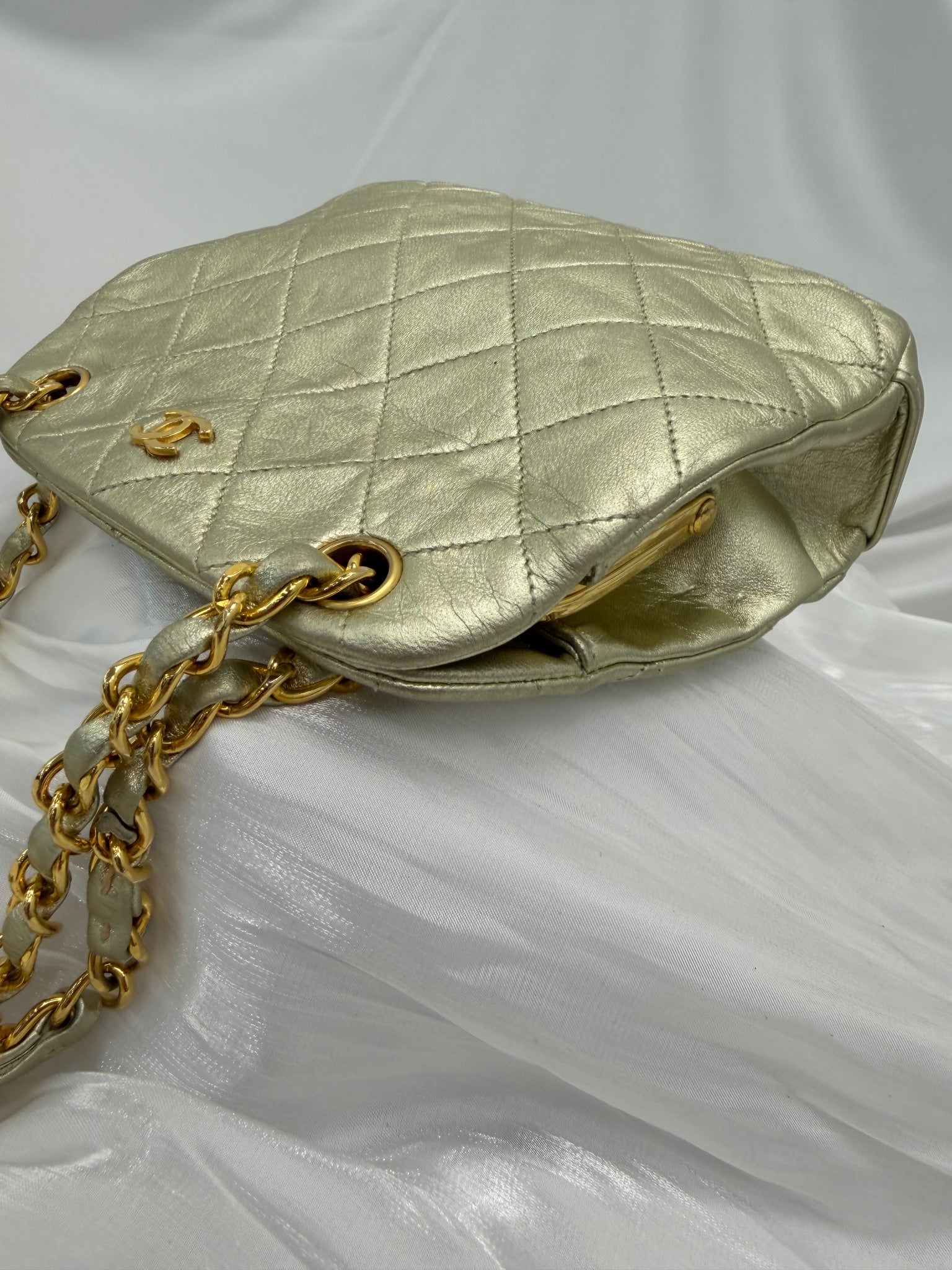 Chanel Vintage Gold Quilted Leather Kiss Lock Shoulder Bag