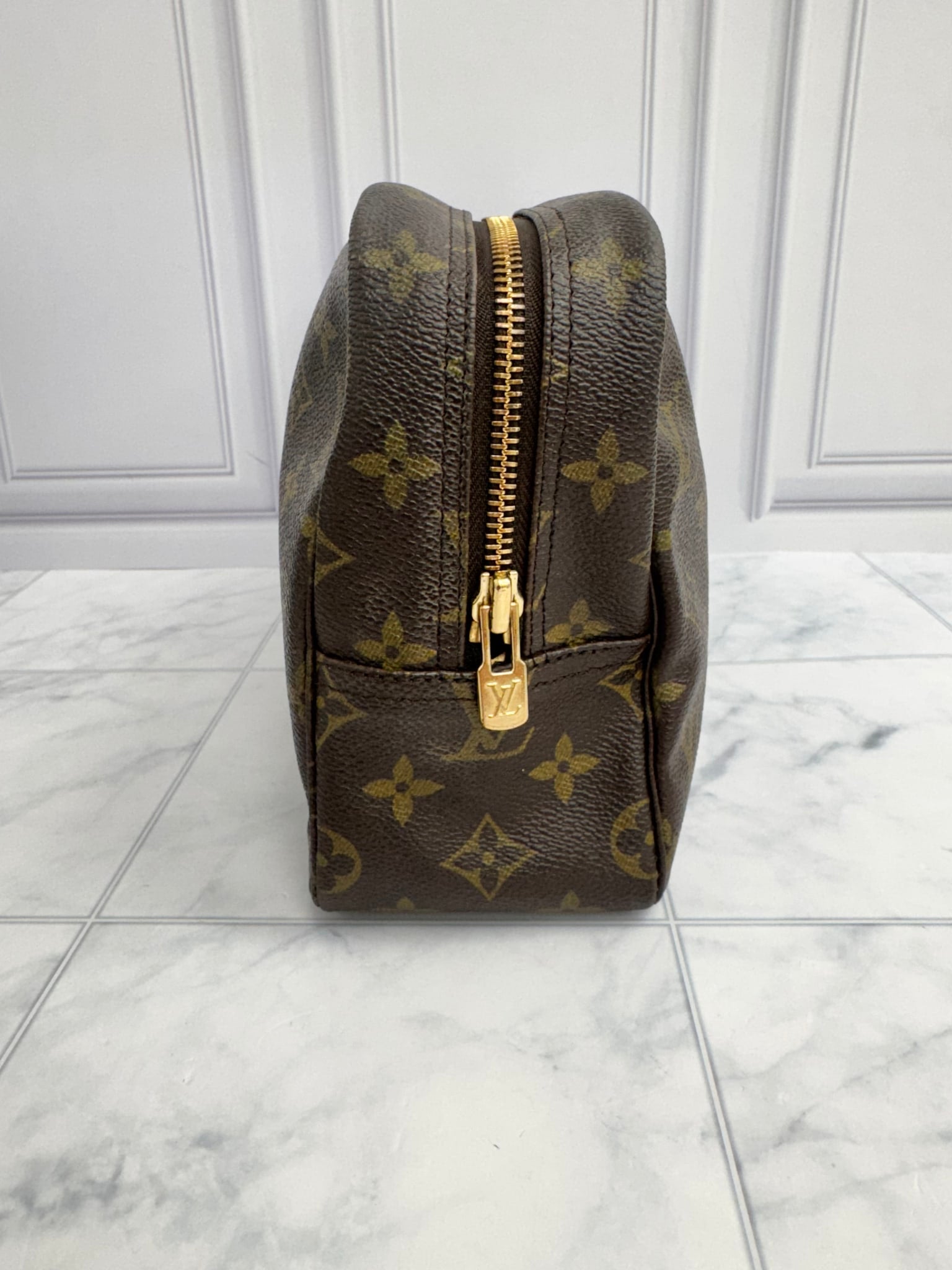 Louis Vuitton Monogram Trousse Toiletries 28