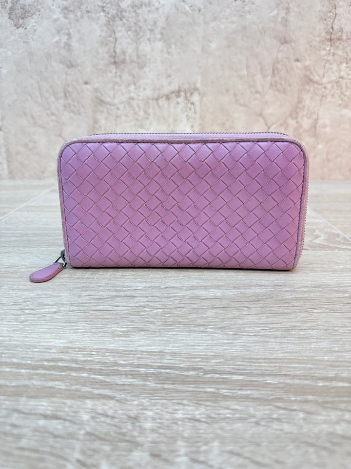 Bottega Veneta Mauve Intrecciato Leather Zippy Wallet