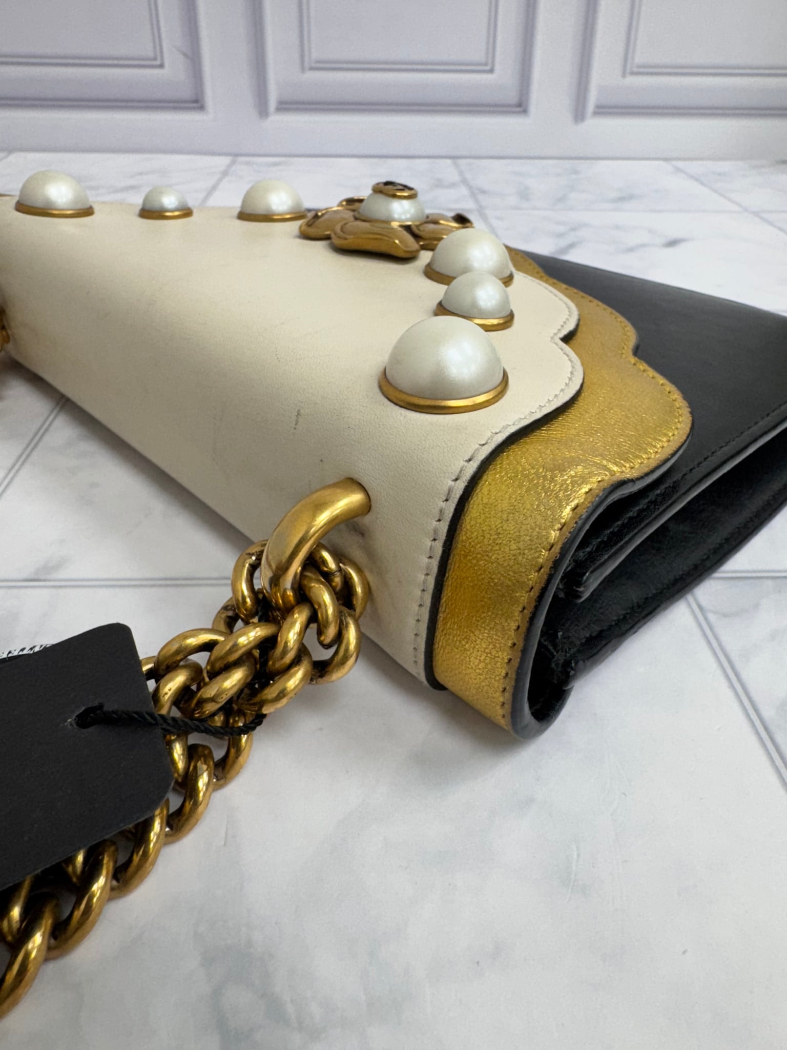 Gucci Black And Gold Leather Pearly Peony Small Chain Shoulder Bag