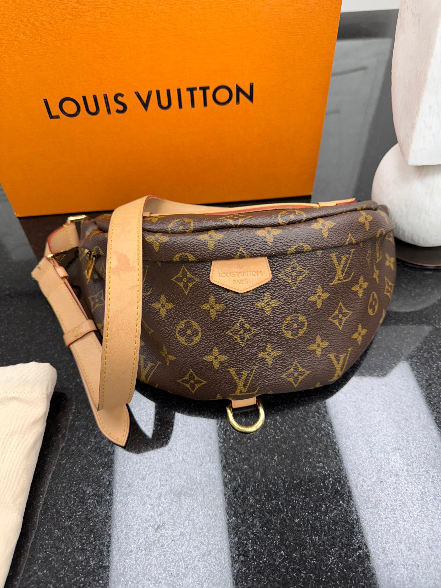 LIKE NEW - Louis Vuitton Monogram Bumbag