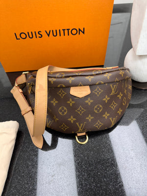 LIKE NEW - Louis Vuitton Monogram Bumbag