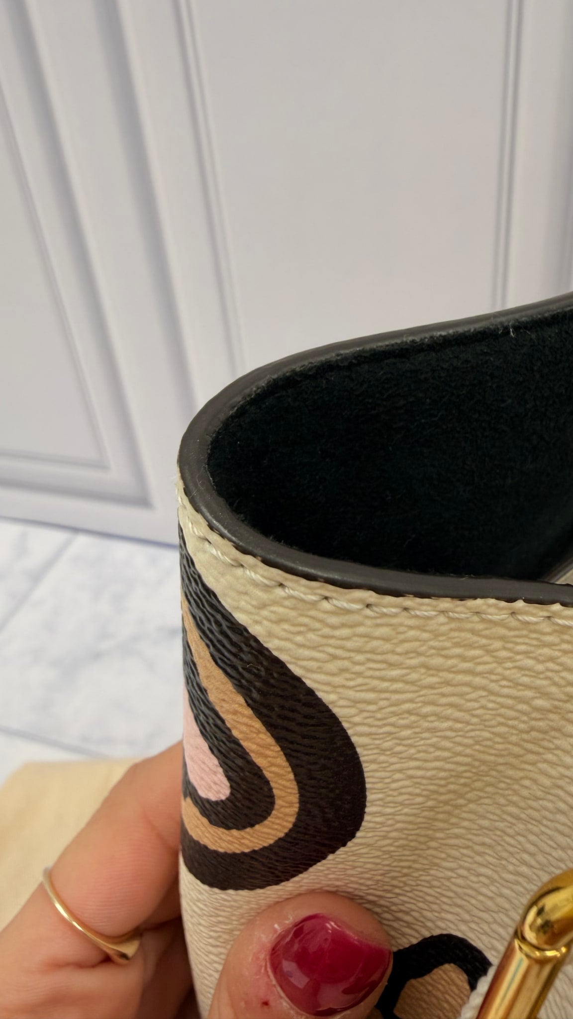 LIKE NEW - Louis Vuitton Cream Multicolor Monogram Giant NeoNoe MM
