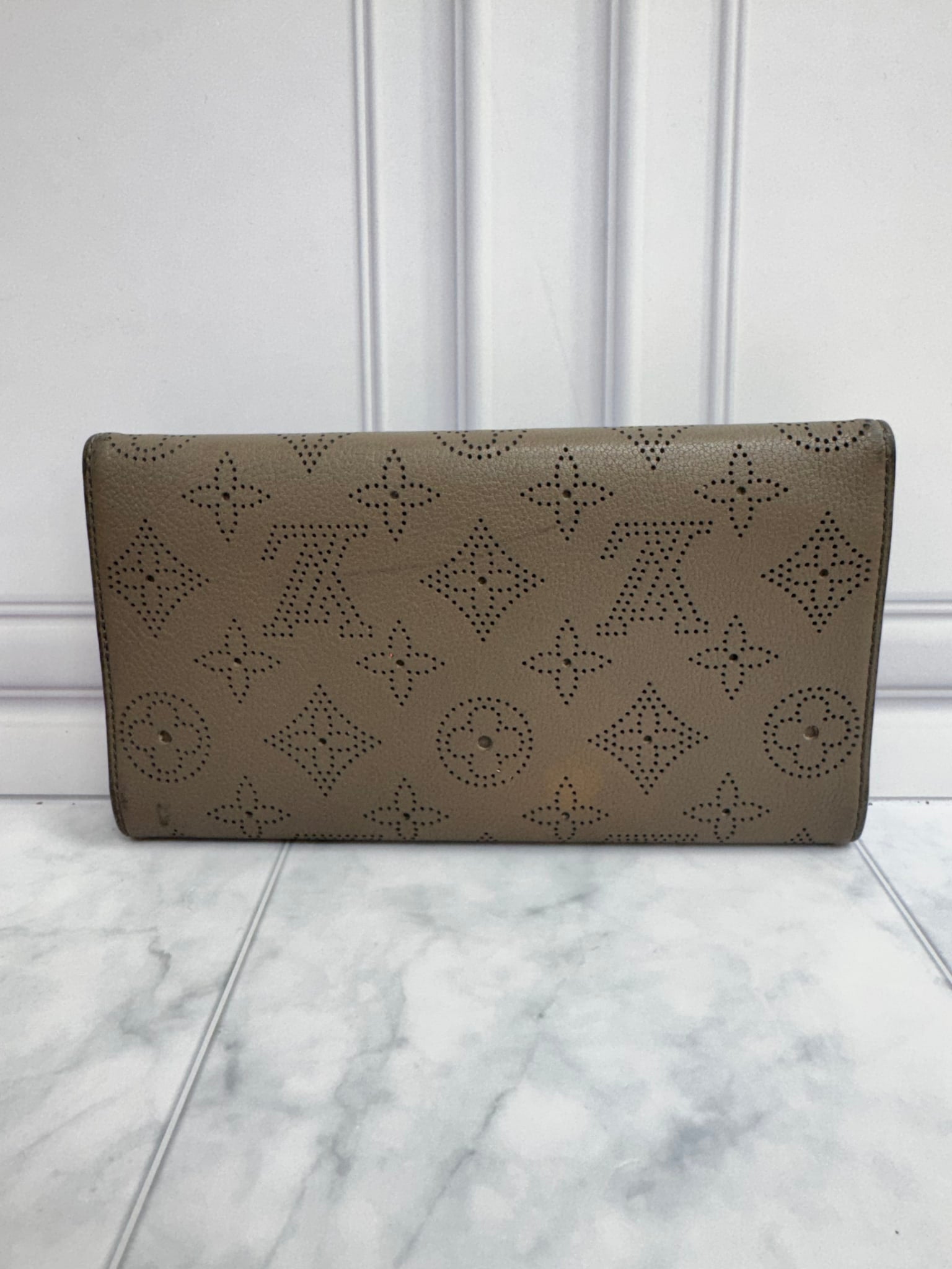 Louis Vuitton Taupe Monogram Mahina Amelia Long Wallet 