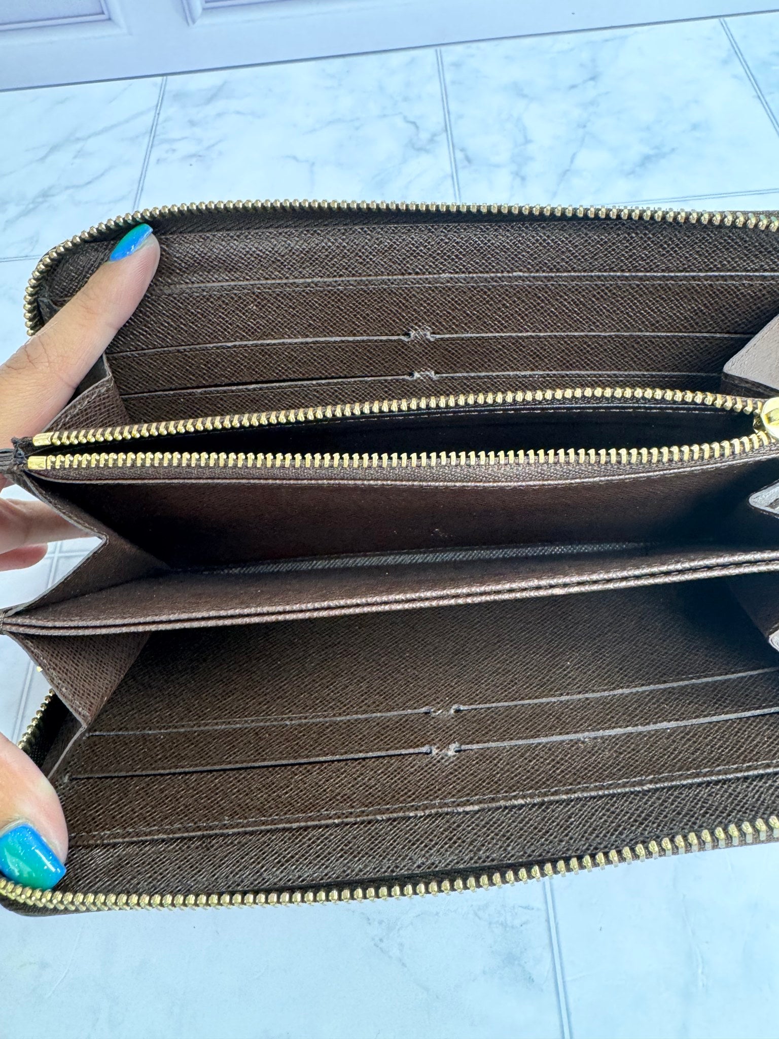 Louis Vuitton Daimer Ebene Zippy Wallet