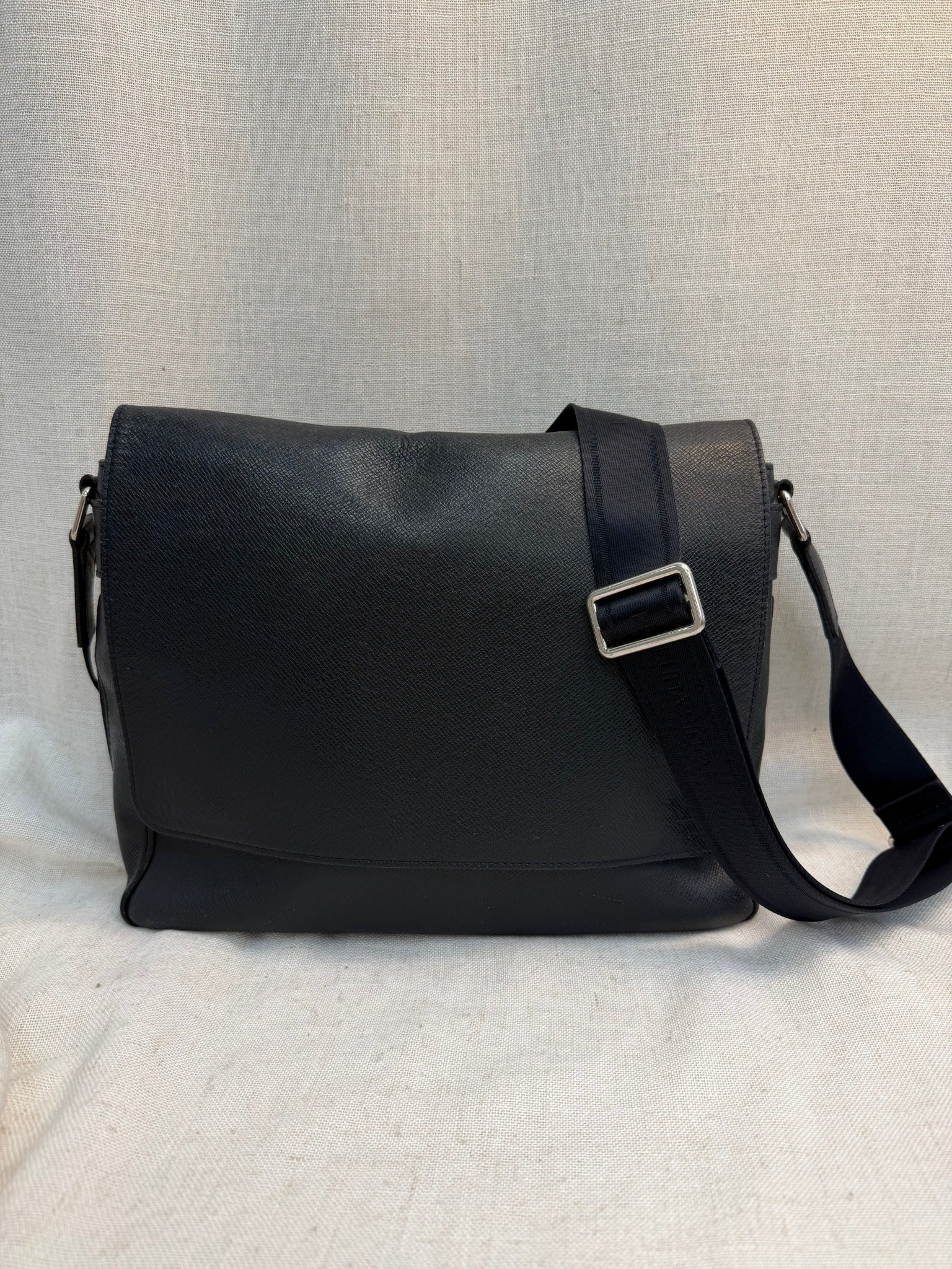 Louis Vuitton Navy Leather Taiga Roman Messenger Bag