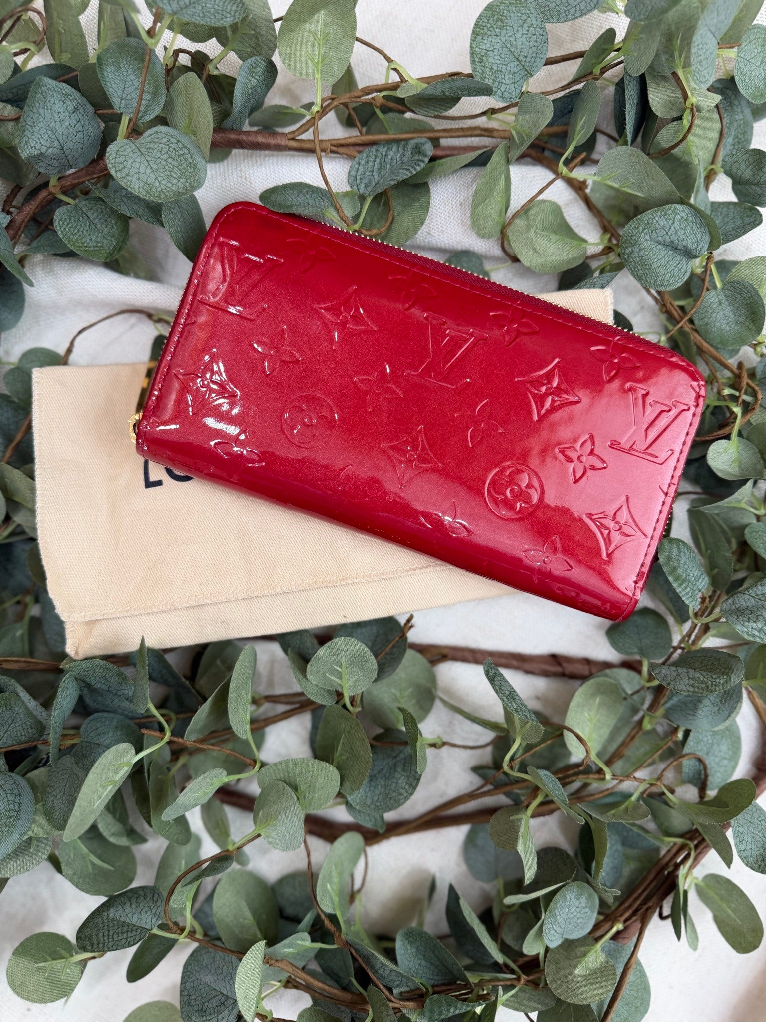 Louis Vuitton Red Vernis Leather Zippy Wallet 