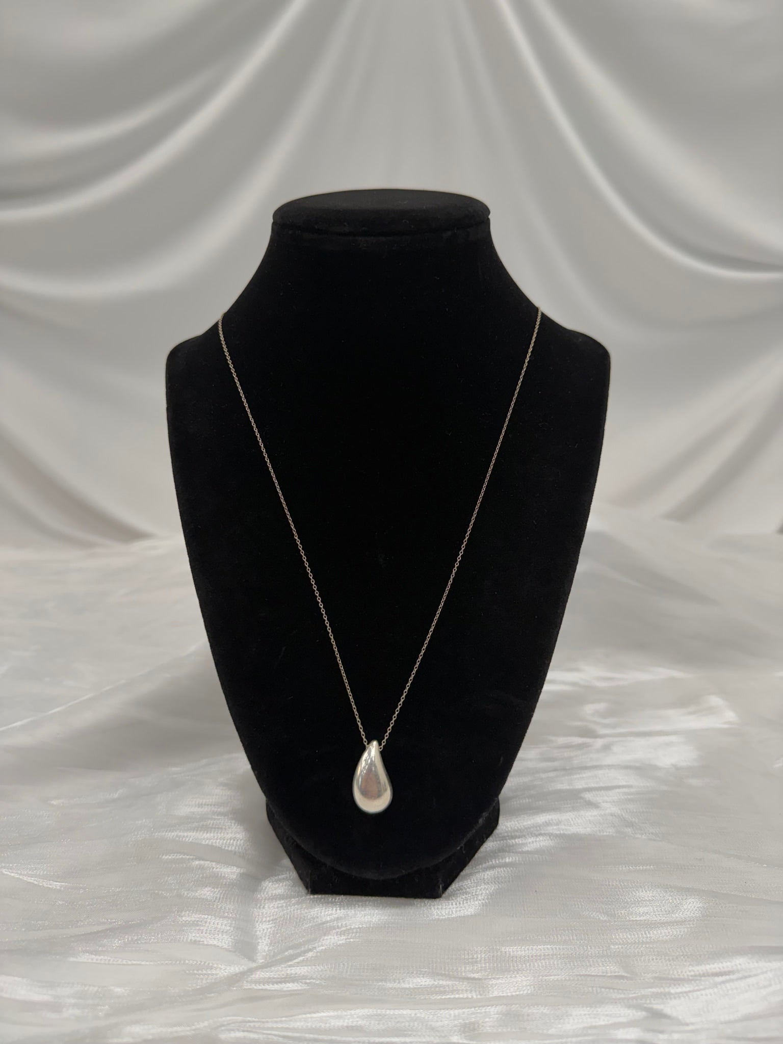 Tiffany & Co. Sterling Silver Elsa Peretti Teardrop Necklace Pendant