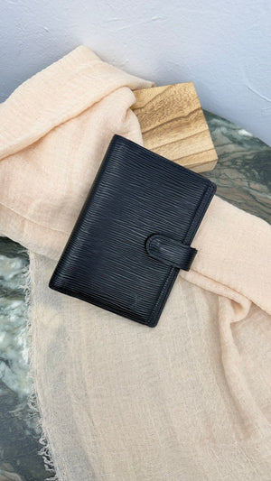 LIKE NEW - Louis Vuitton Black Epi Leather Passport Agenda PM Cover