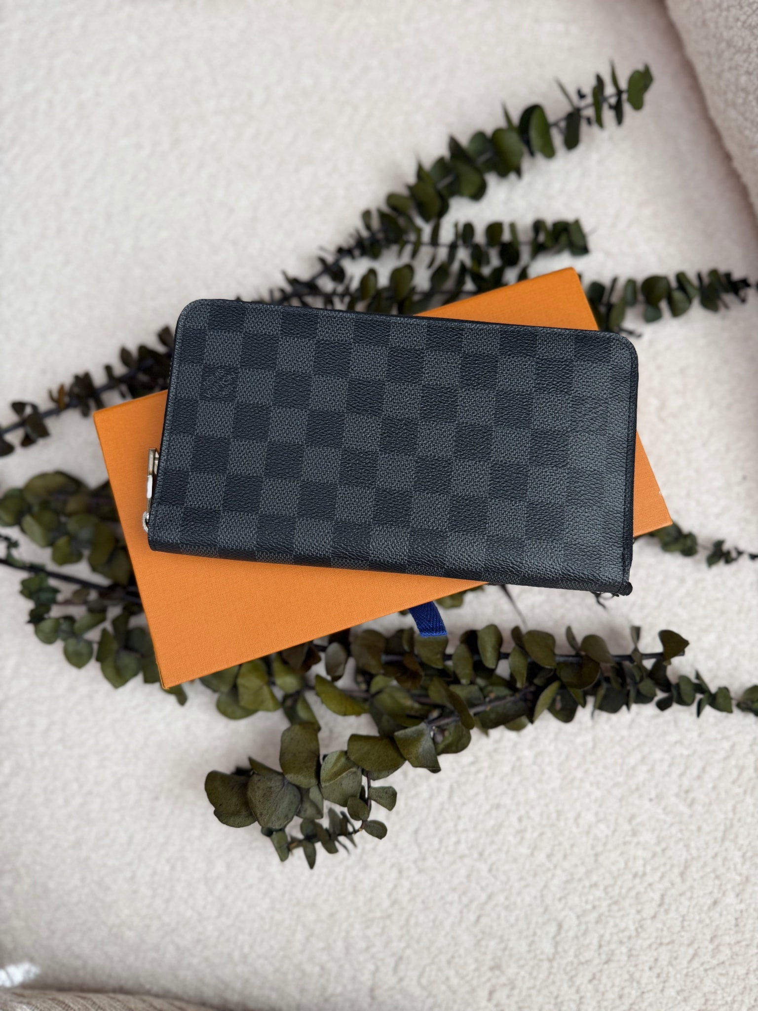 Louis Vuitton Damier Graphite Zippy Wallet