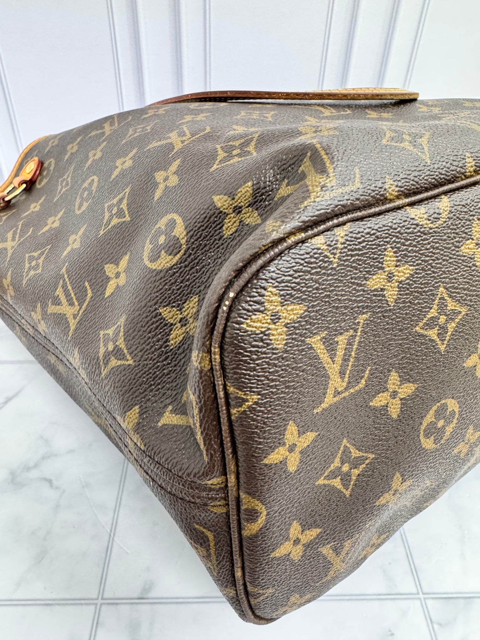 Louis Vuitton Monogram Neverfull MM Tote Bag