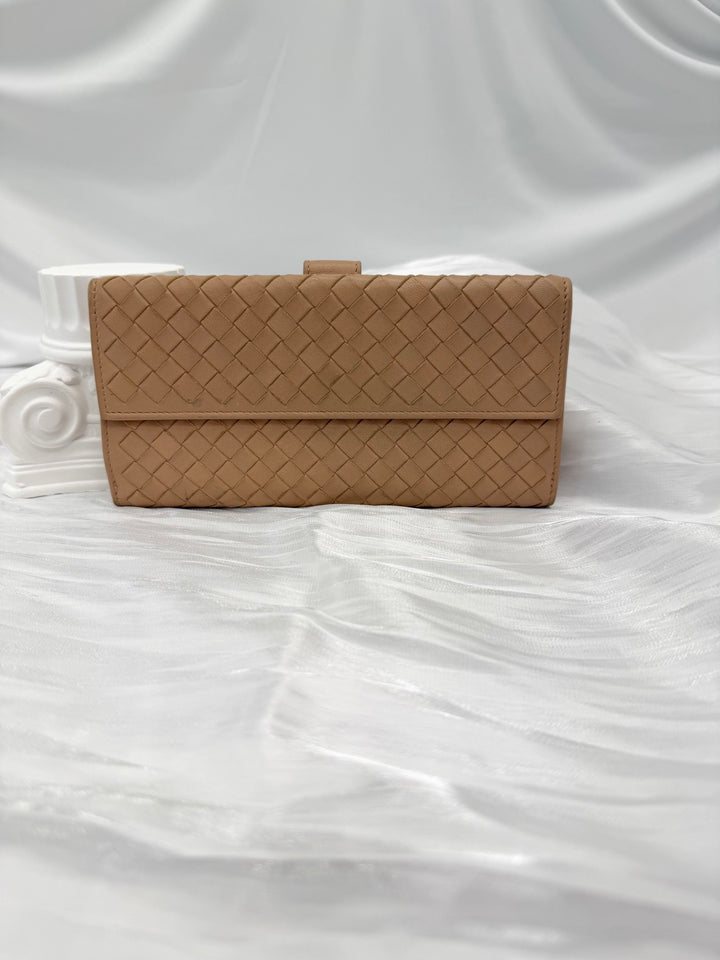 https://res.cloudinary.com/dyql5hig8/image/upload/v1759524100/mu5ilrtyk17afdeiywp4.jpg