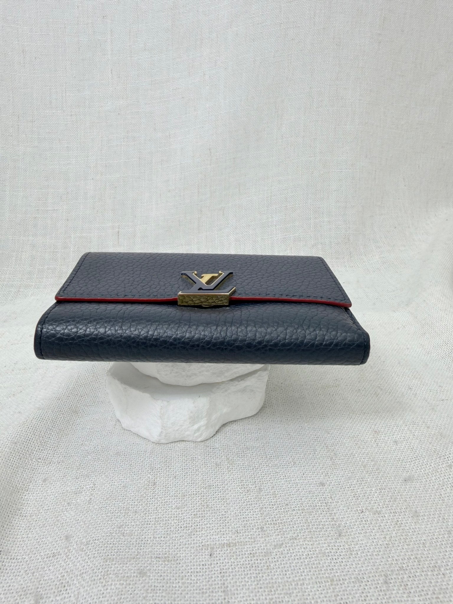 Louis Vuitton Navy Taurillon Leather Capucines Wallet