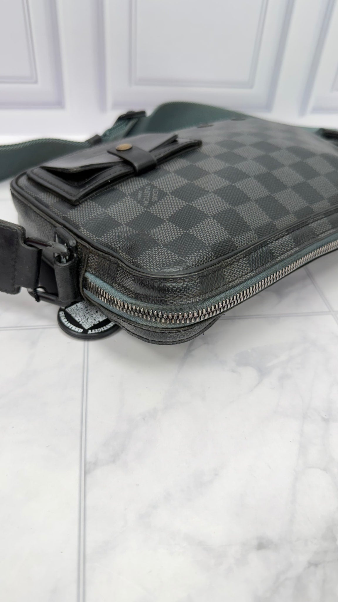 Louis Vuitton Damier Graphite Alpha Messenger Bag