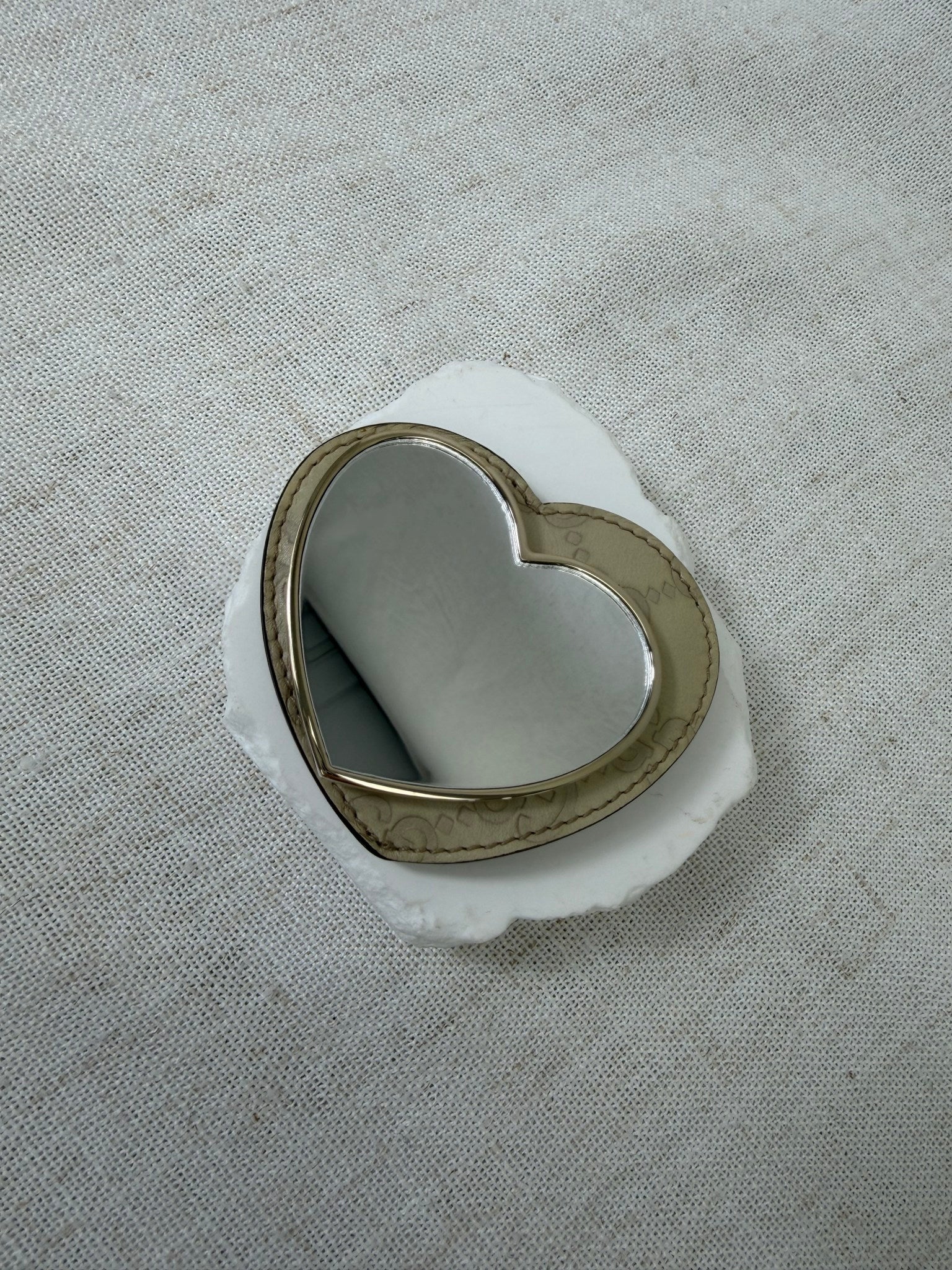 Gucci White Embossed Leather Heart Compact Mirror With Case