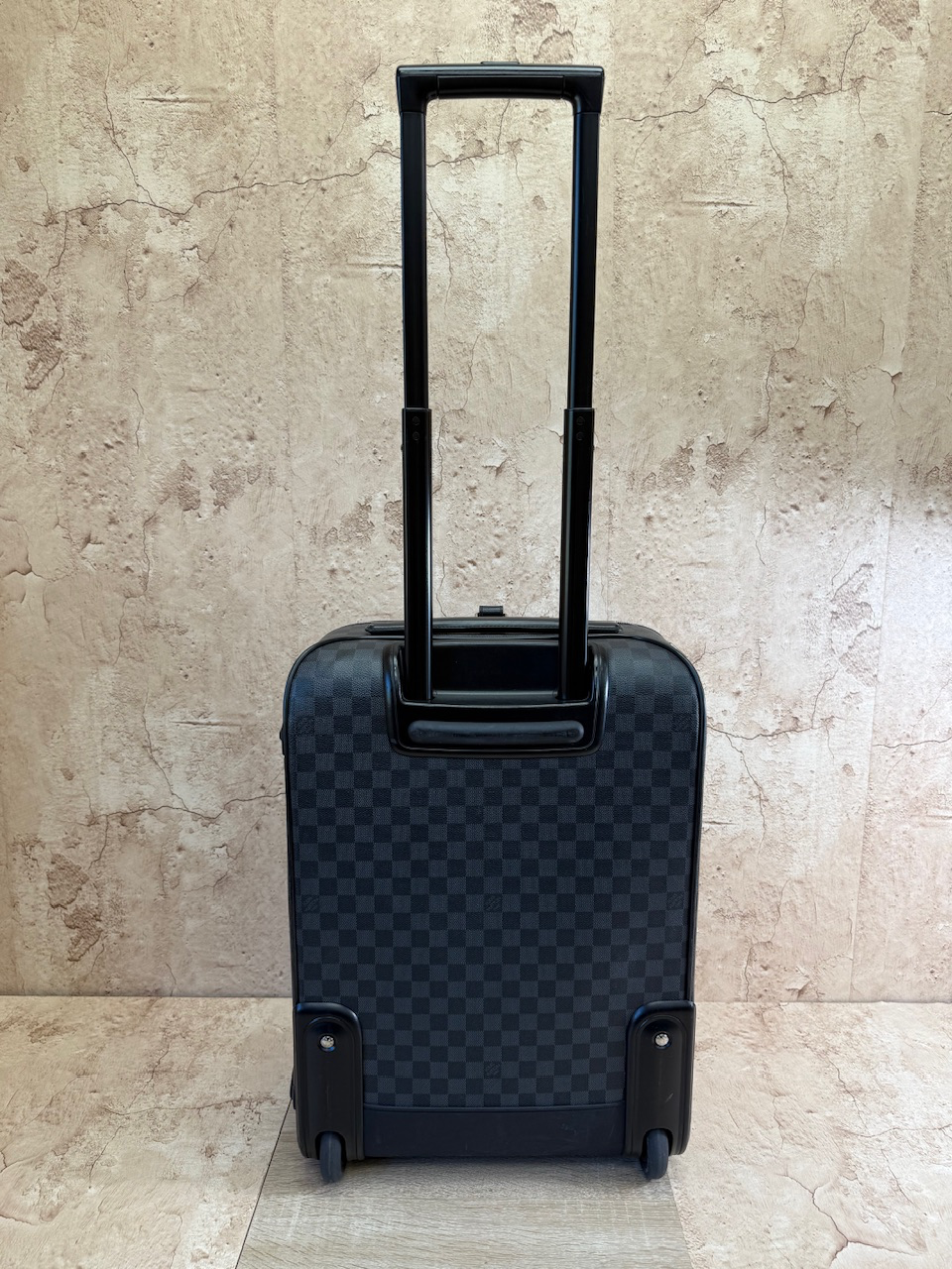 Louis Vuitton Damier Graphite Pegase Luggage 55