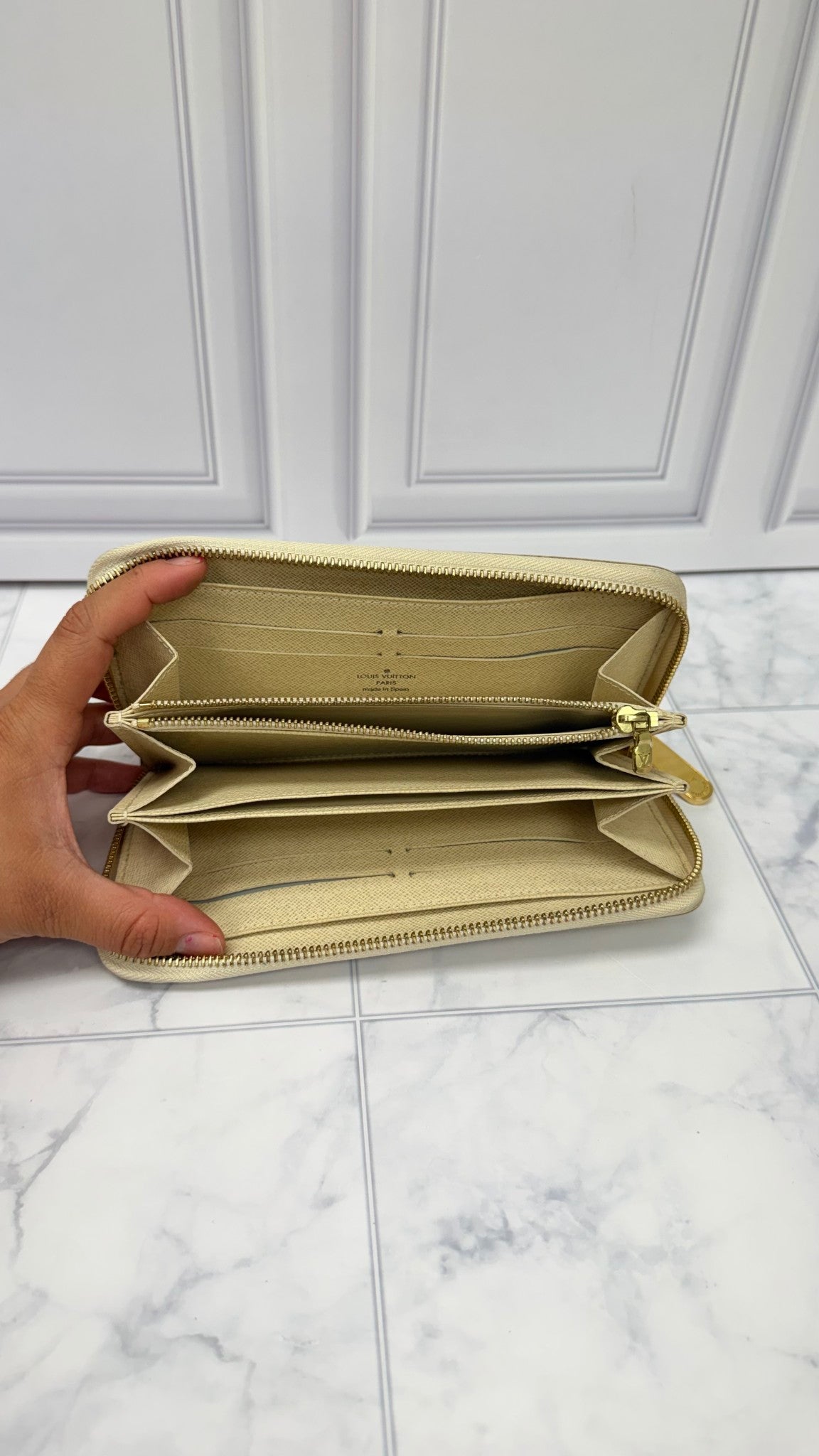 Louis Vuitton Damier Azur Zippy Wallet 