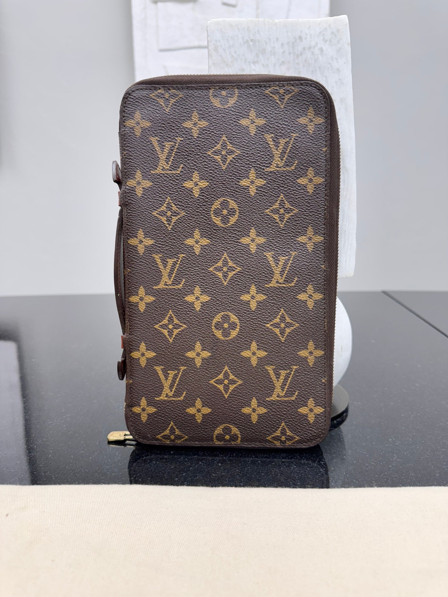 LIKE NEW - Louis Vuitton Monogram Escapade Escovedo Travel Case