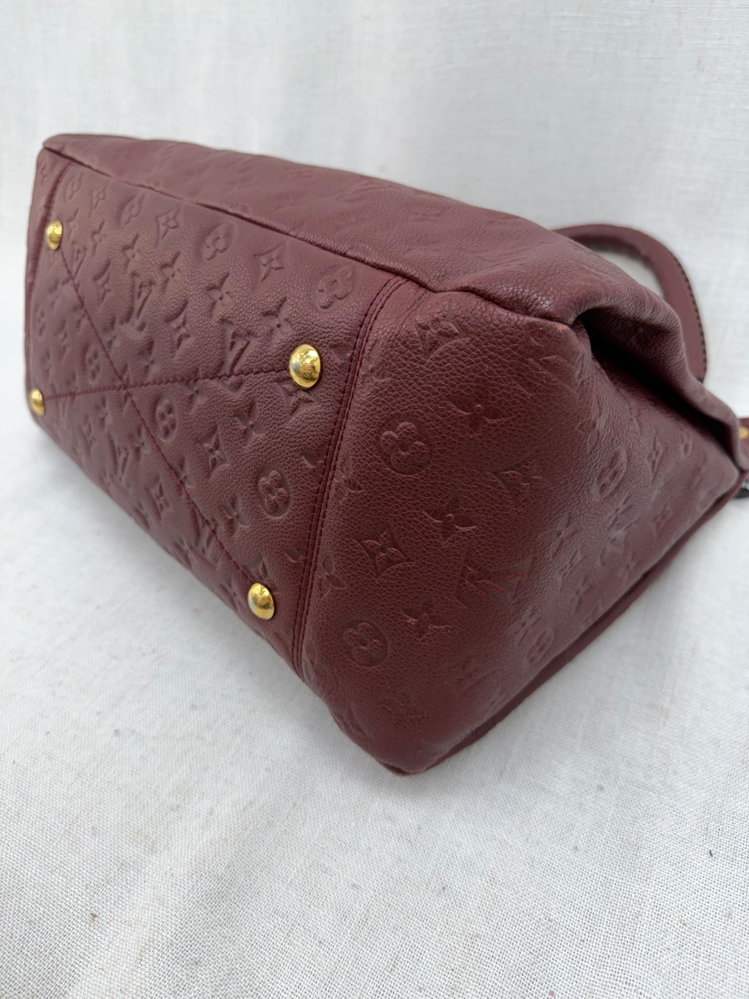 Louis Vuitton Burgundy Empreinte Artsy MM Hobo Bag