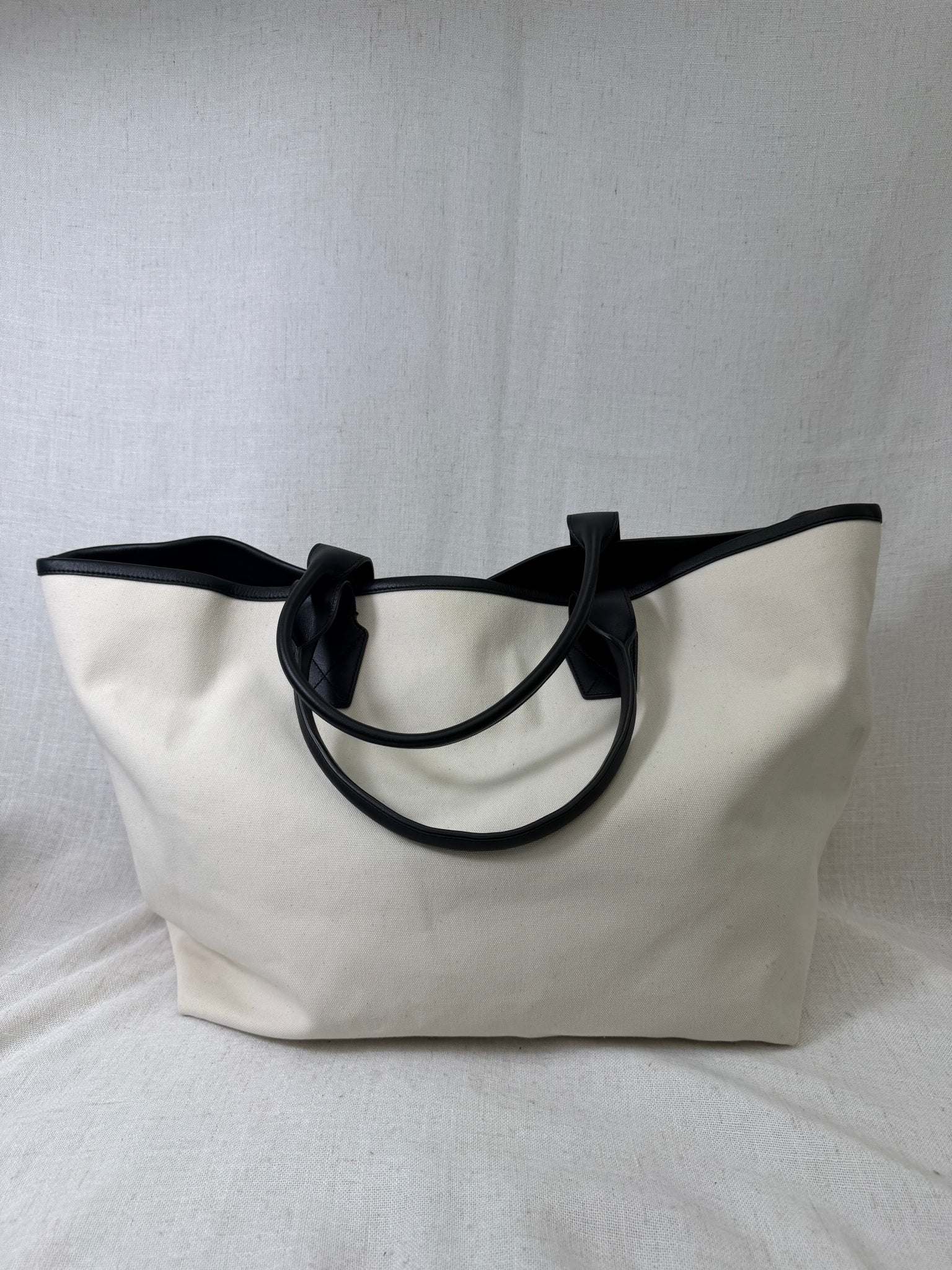 Balenciaga Cream Cotton Canvas With Leather Trim Cities Paris Jumbo Tote Bag 