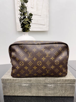 Louis Vuitton Monogram Trousse Toiletries 28