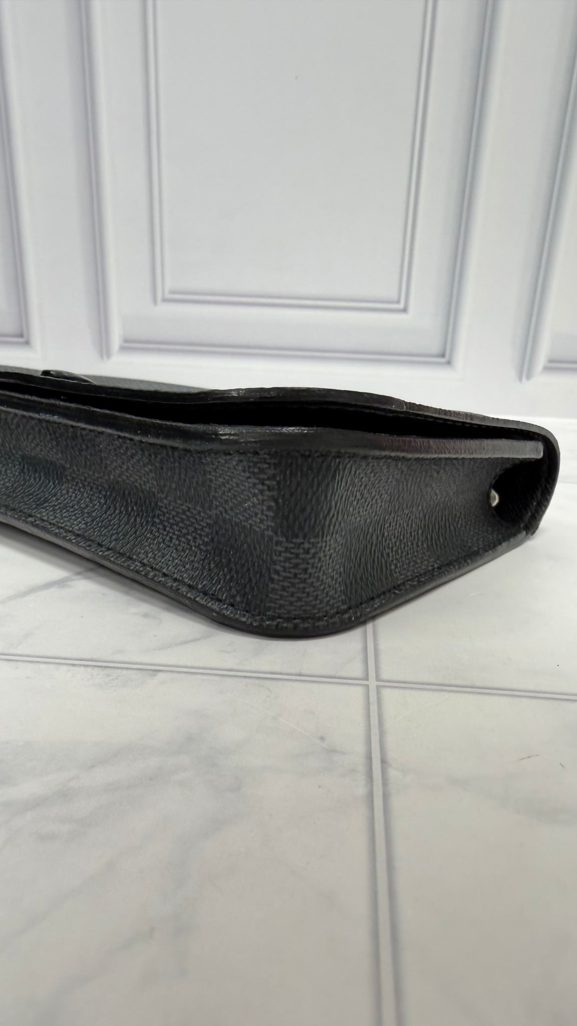 Louis Vuitton Damier Graphite Belt Bag (90/36)