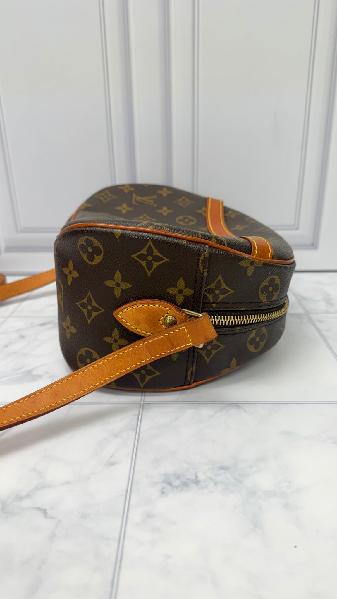 LIKE NEW - Louis Vuitton Monogram Blois Crossbody Bag
