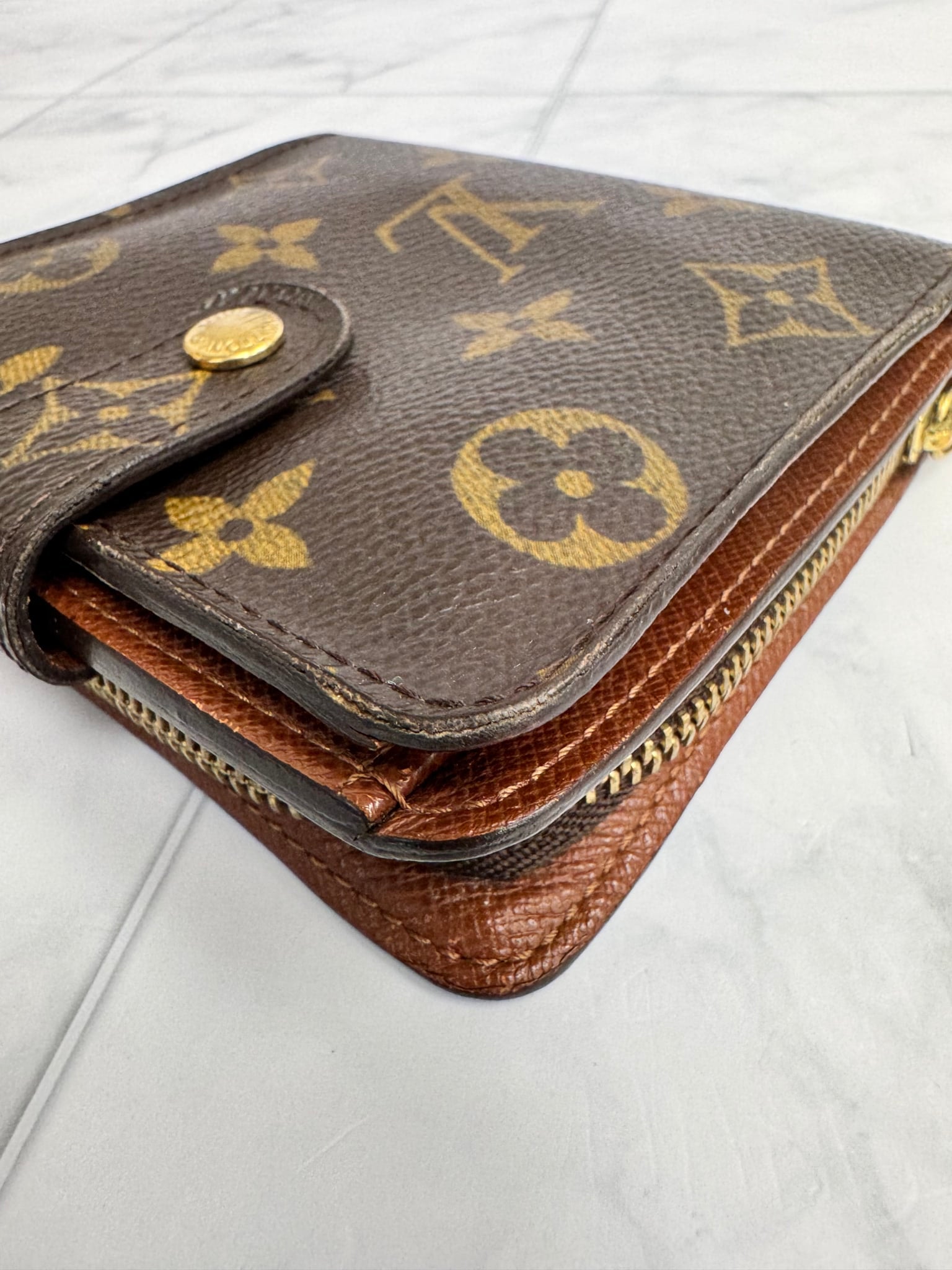 Louis Vuitton Monogram Compact Zippy Wallet