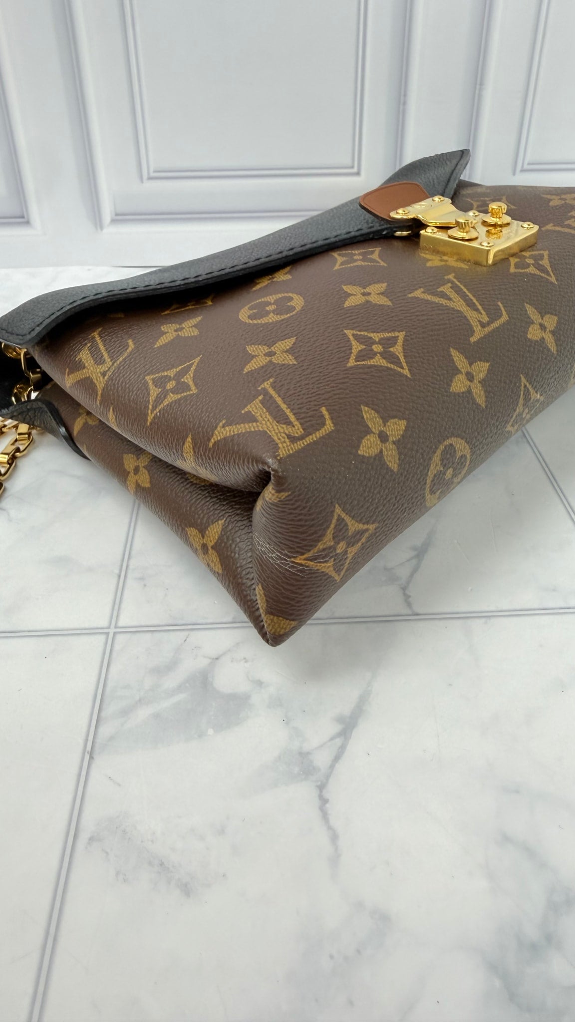 Louis Vuitton Black Monogram Pallas Chain shoulder Bag
