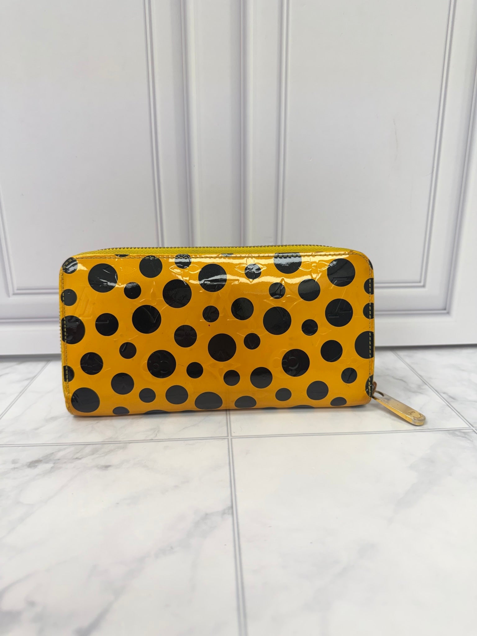 Louis Vuitton Monogram x Kusama Yellow And Black Vernis Leather Infinity Dot Zippy Wallet 