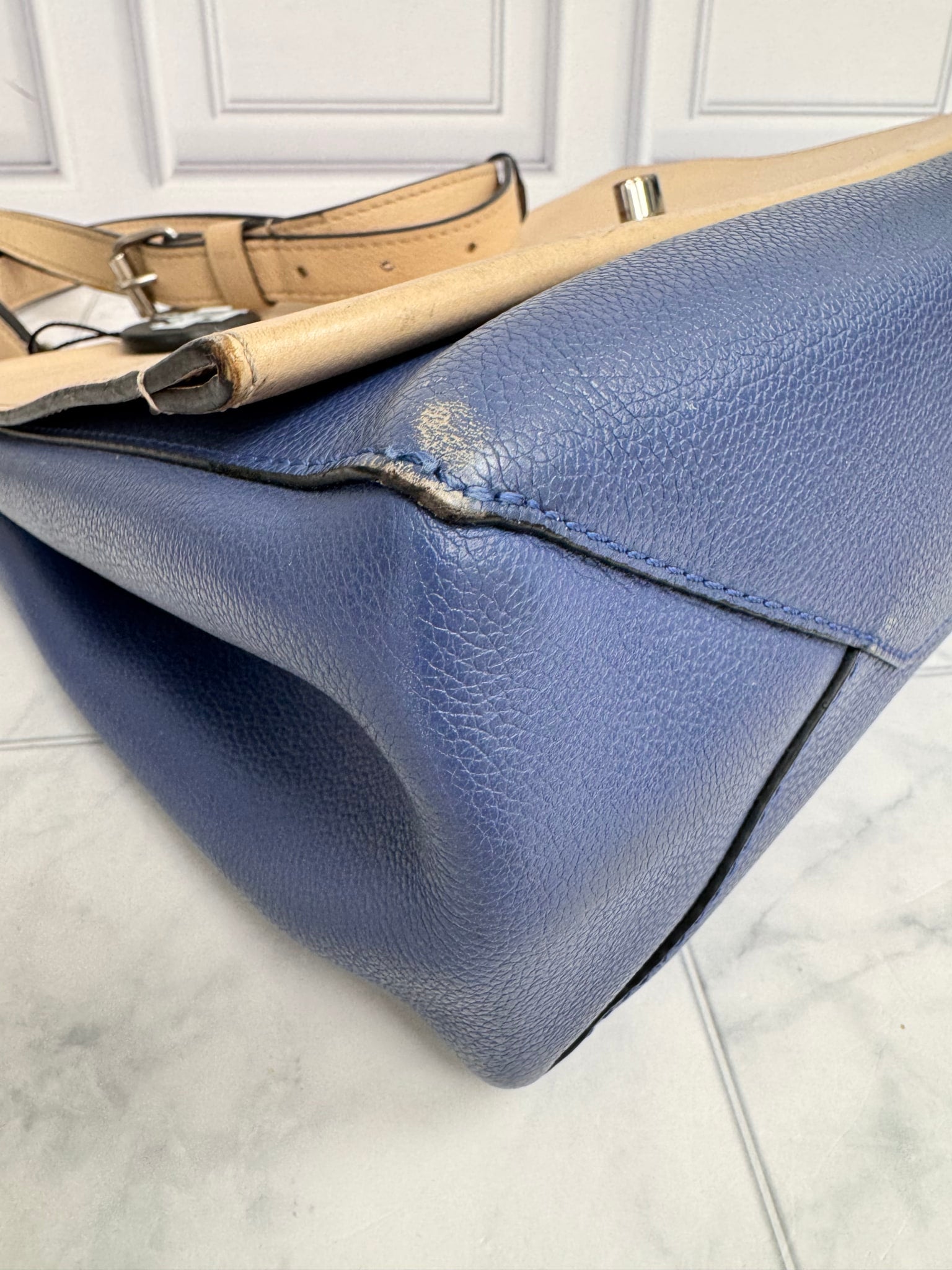 Louis Vuitton Beige And Blue Grained Leather Lockme II 2Way Bag