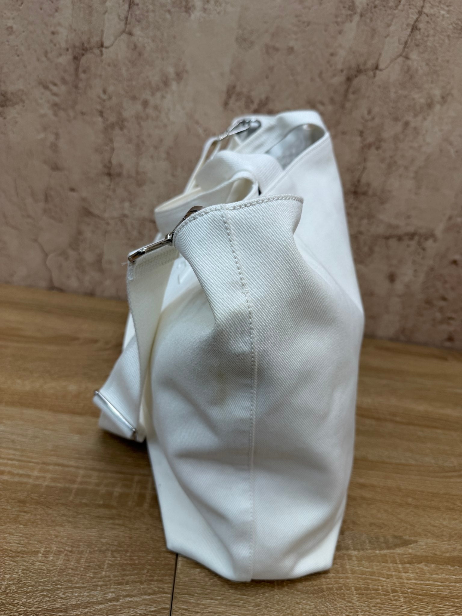 https://res.cloudinary.com/dyql5hig8/image/upload/v1759413421/nv5ttpbpts6gqm0tpv1g.jpg