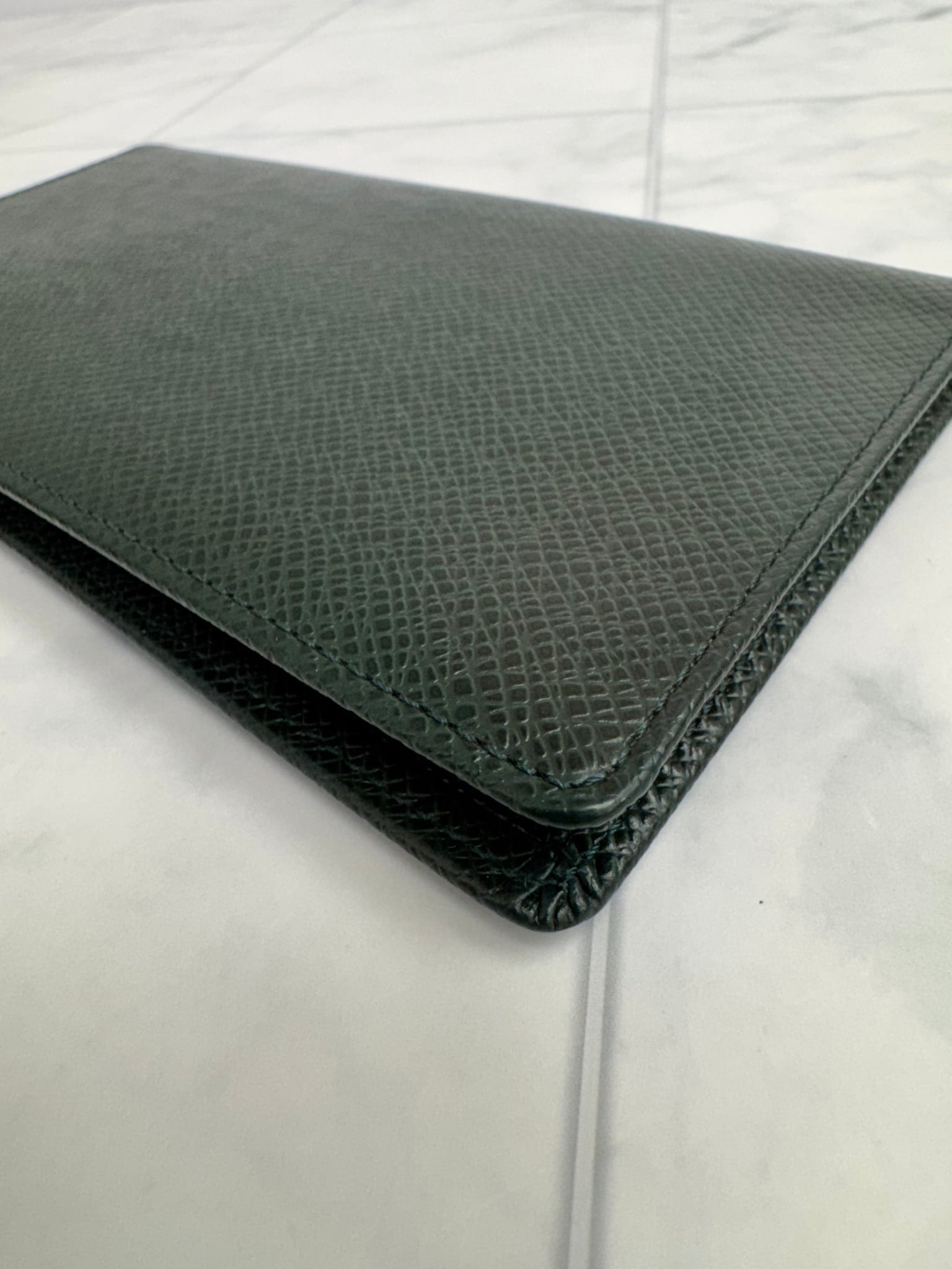 Louis Vuitton Dark Green Taiga Leather Porte Valeurs Cartes Credit Long Wallet