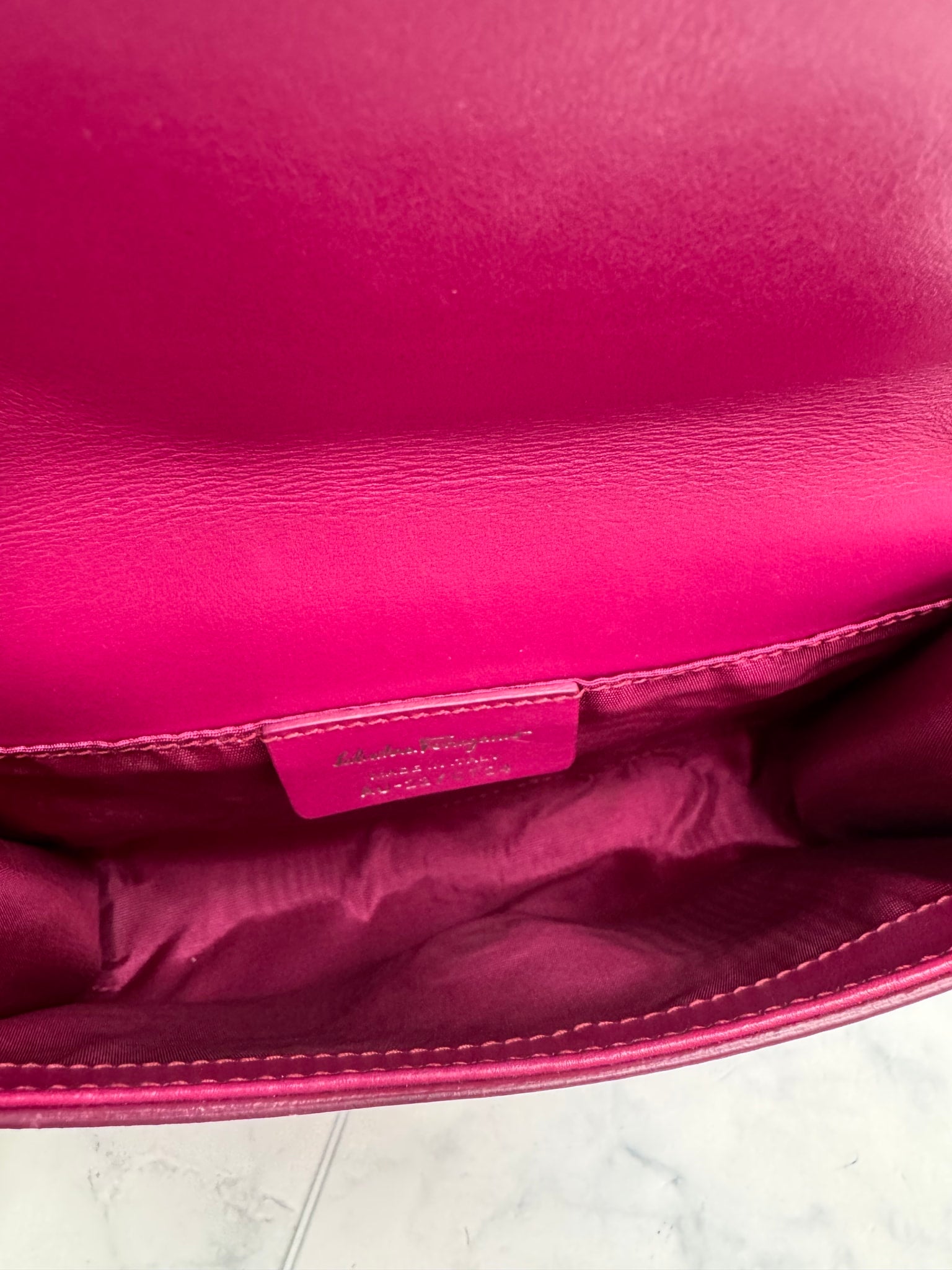 Salvatore Ferragamo Pink Patent Leather Ginny Vera Bow Chain Crossbody Bag