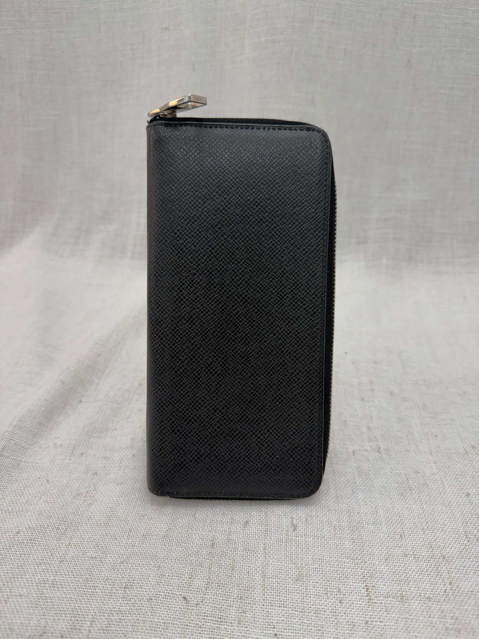 Louis Vuitton Black Taiga Leather Vertical Zippy Wallet