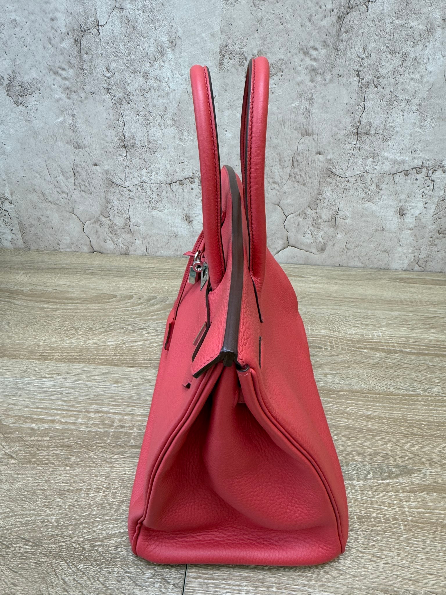 https://res.cloudinary.com/dyql5hig8/image/upload/v1755212204/o4j3rezx1rmdbn4gqiwq.jpg
