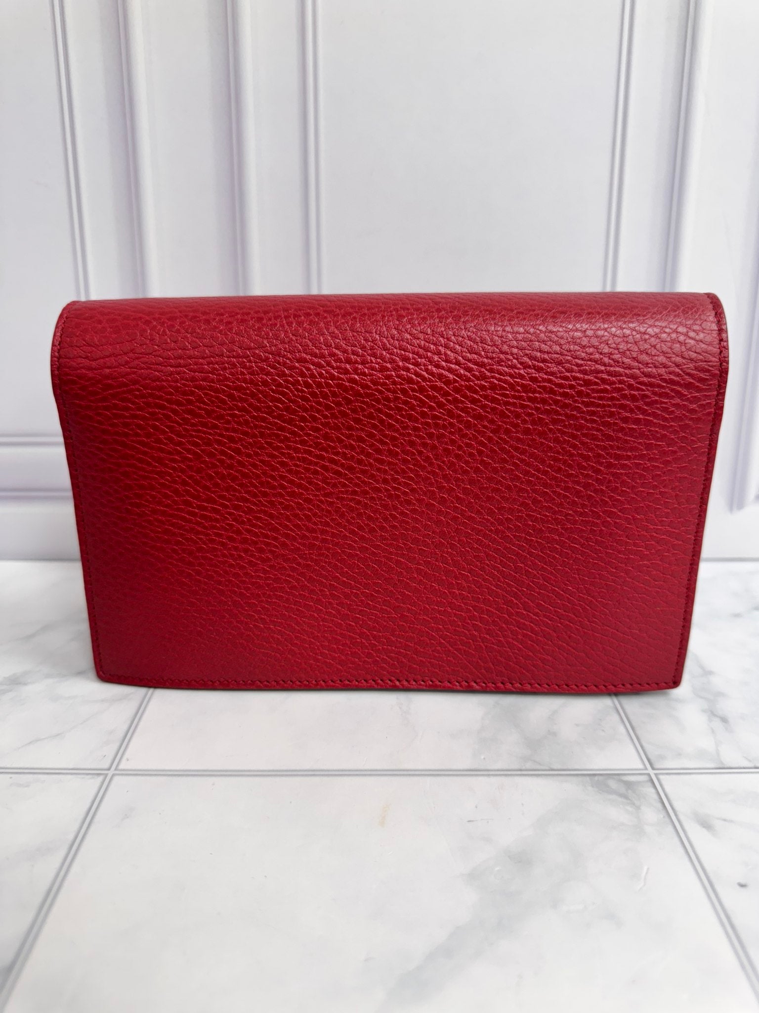 Gucci Red Grained Leather Interlocking G Wallet On A Chain