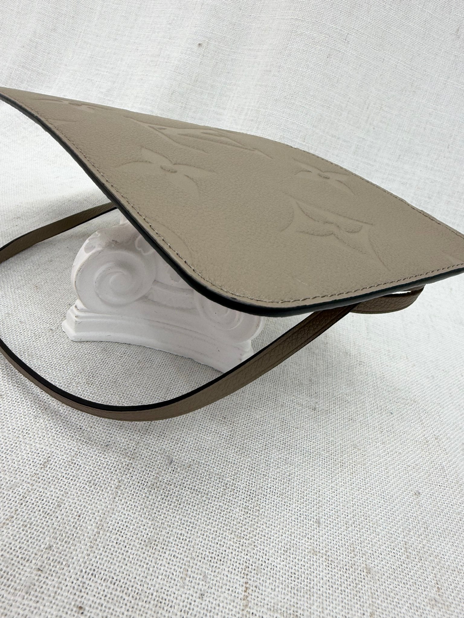 Louis Vuitton Turtledove Empreinte  Neverfull Pouch