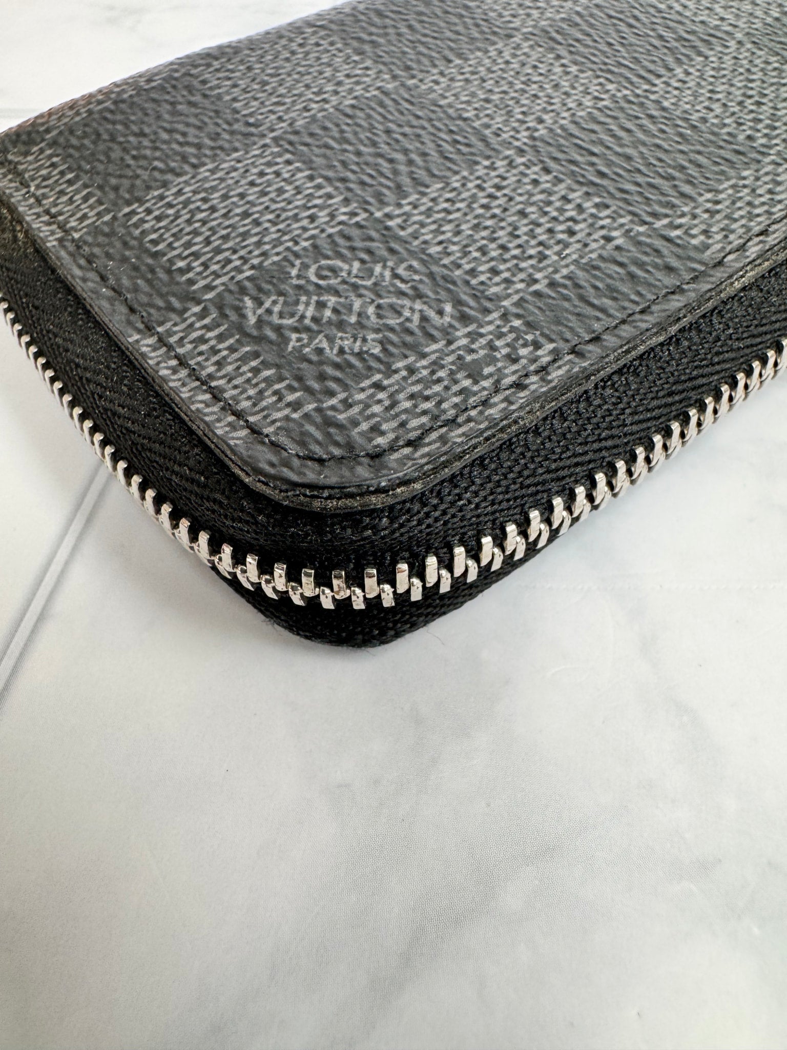 Louis Vuitton Damier Graphite Zippy Coin Wallet