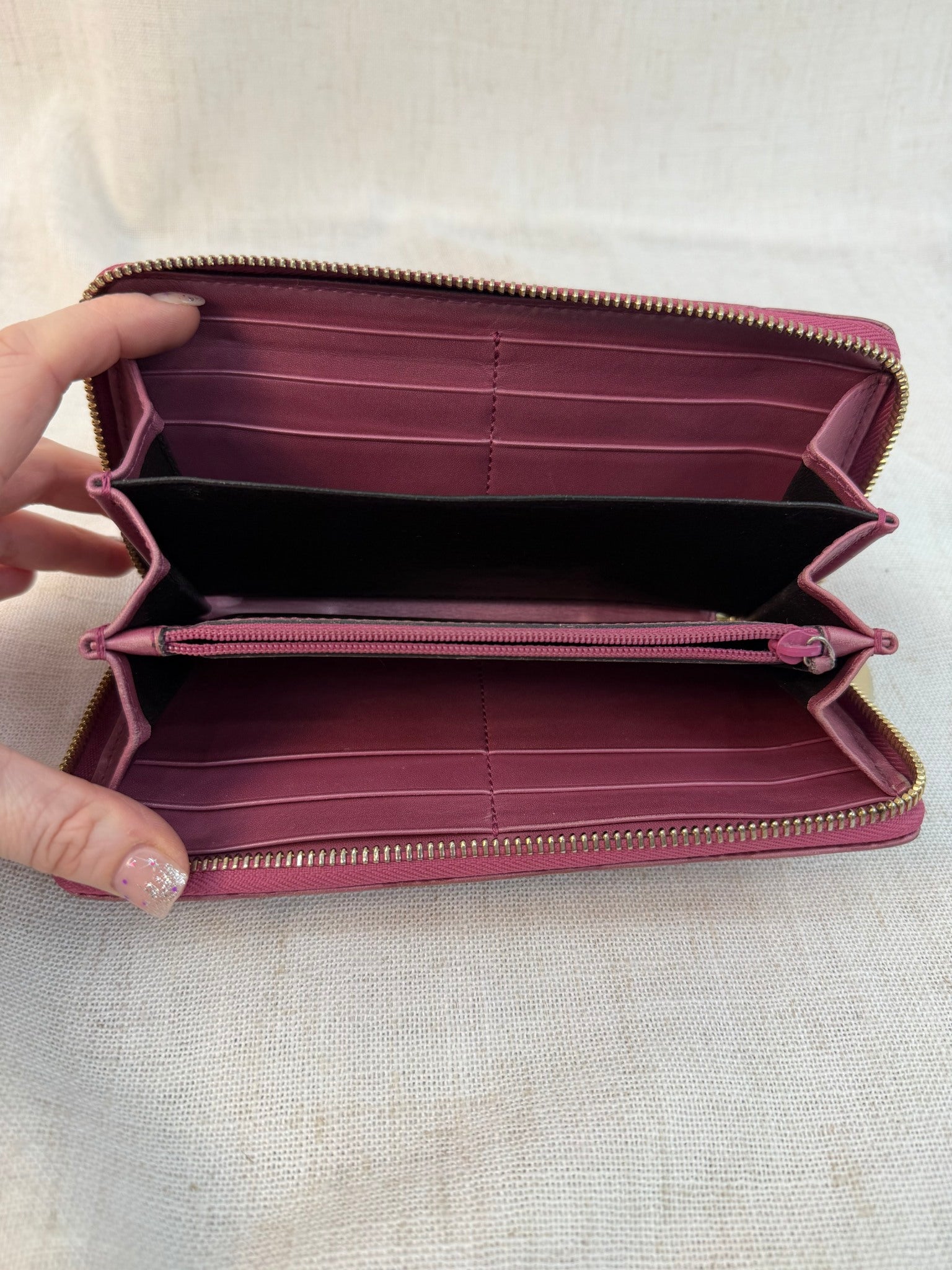 Gucci Metalic Pink Leather Guccissima GG Embossed Pink Zippy Wallet