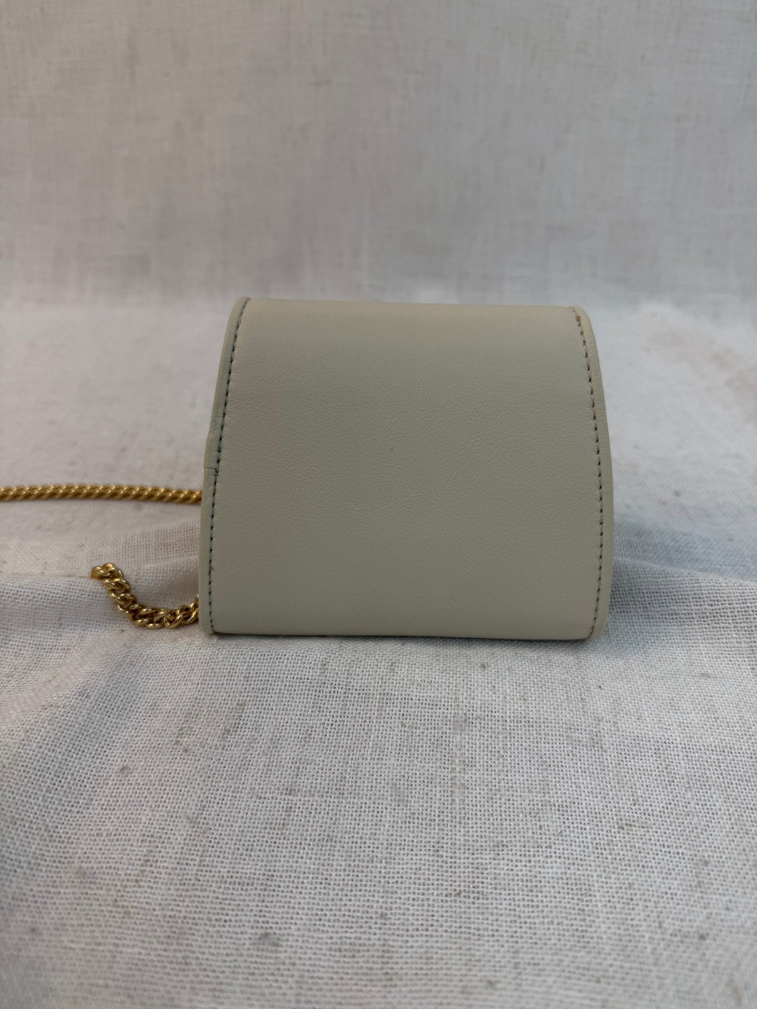LIKE NEW-Gucci Cream Leather Blondie Wallet On Chain Bag