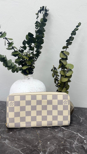 Louis Vuitton Damier Azur Zippy Wallet