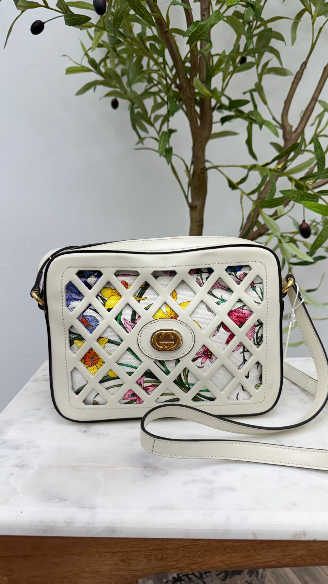 Gucci Cream Leather Flora Infinity Cutout Shoulder Bag 