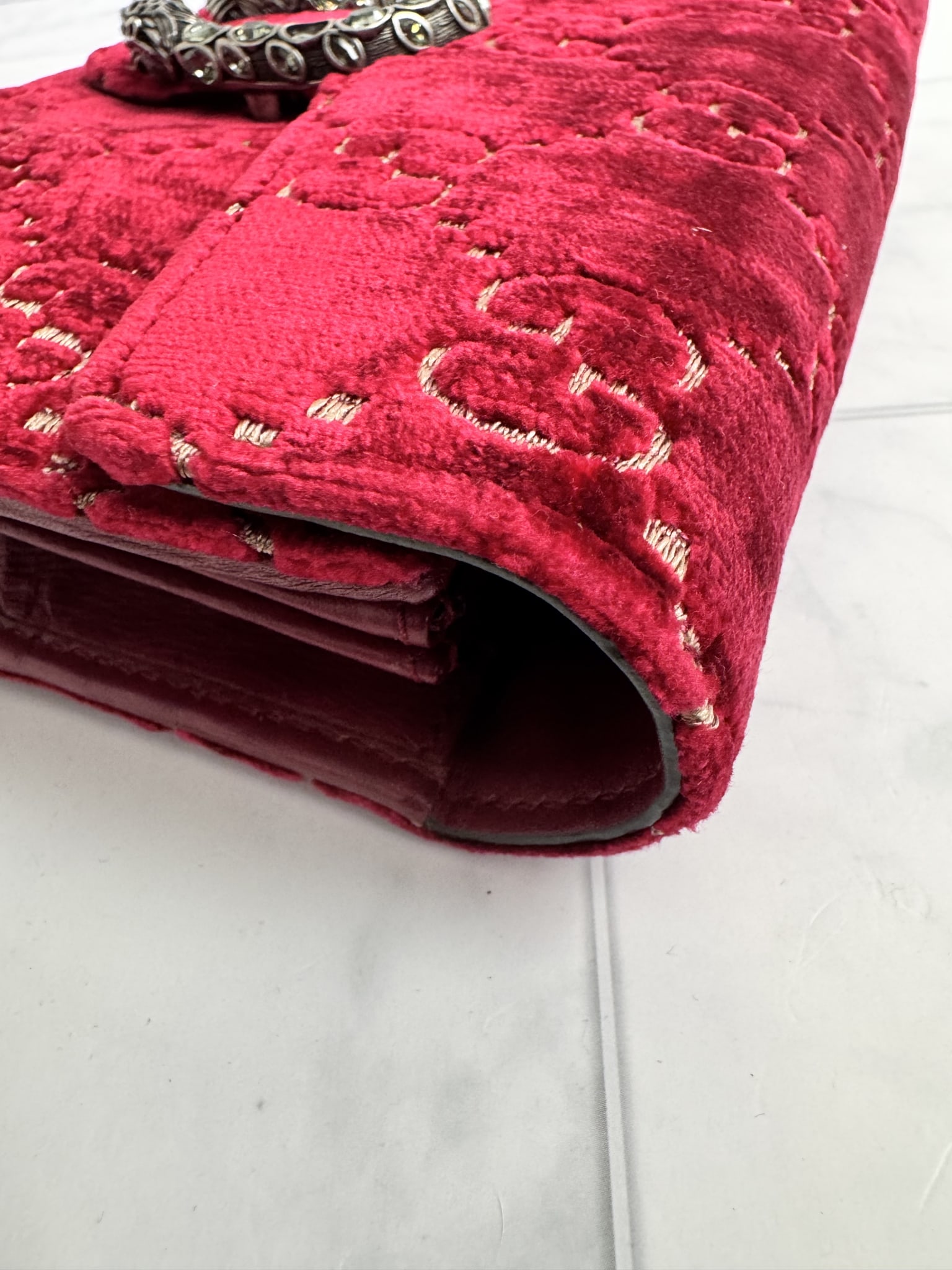 Gucci Red Velvet Dionysus Super Mini Wallet On A Chain