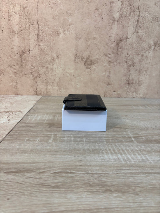 https://res.cloudinary.com/dyql5hig8/image/upload/v1758640942/omyqpbmyephlvcmncneo.jpg