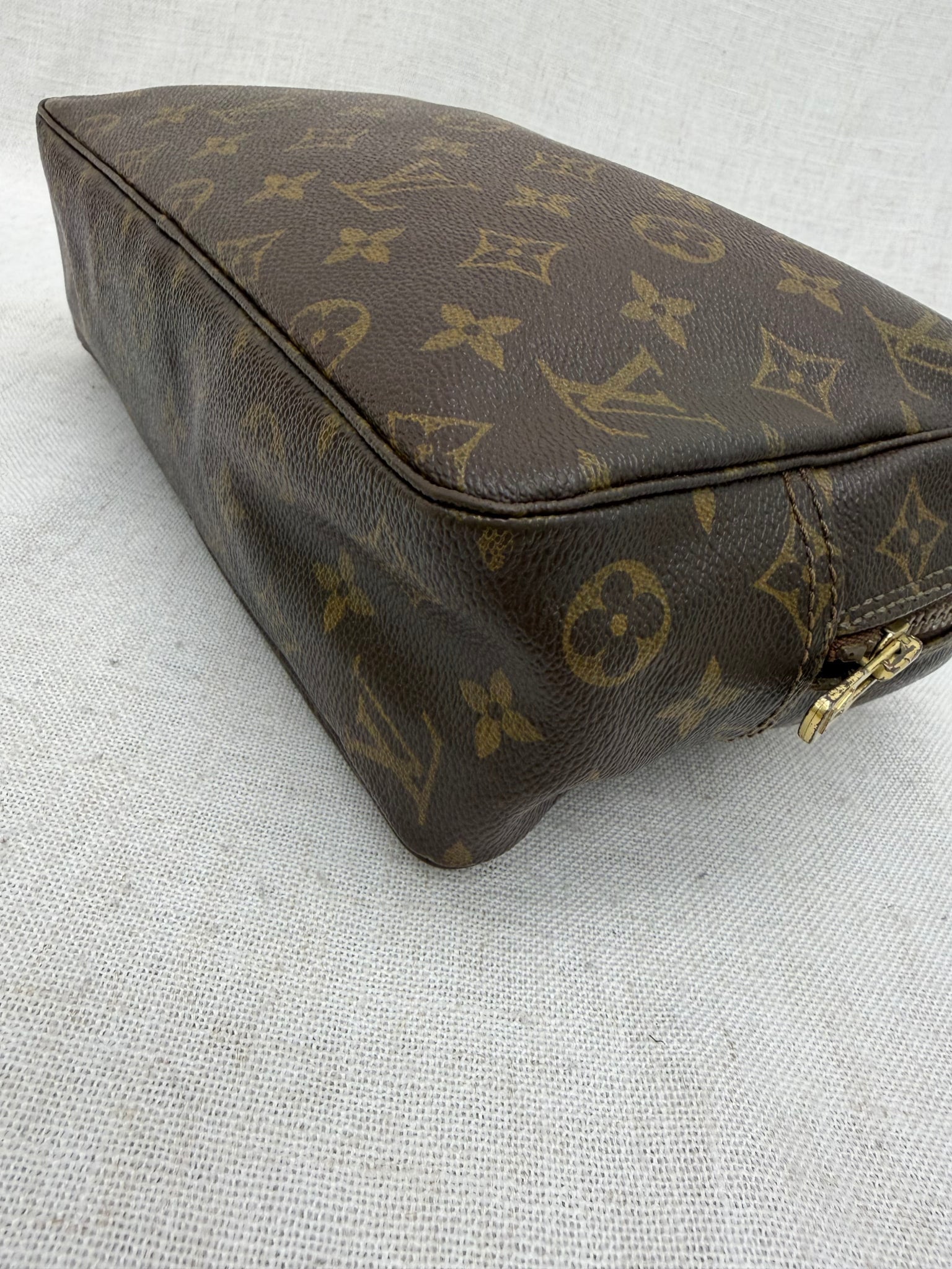 Louis Vuitton Toiletries 27