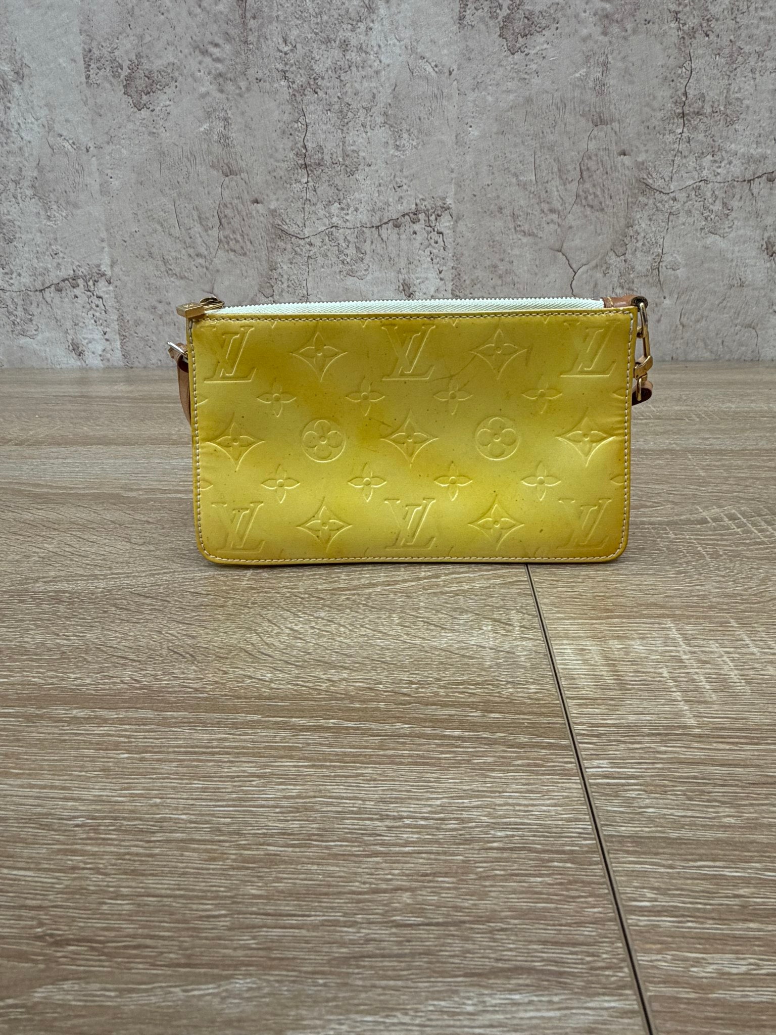 https://res.cloudinary.com/dyql5hig8/image/upload/v1758833767/ouui5v9i4bgqufdbmjb9.jpg
