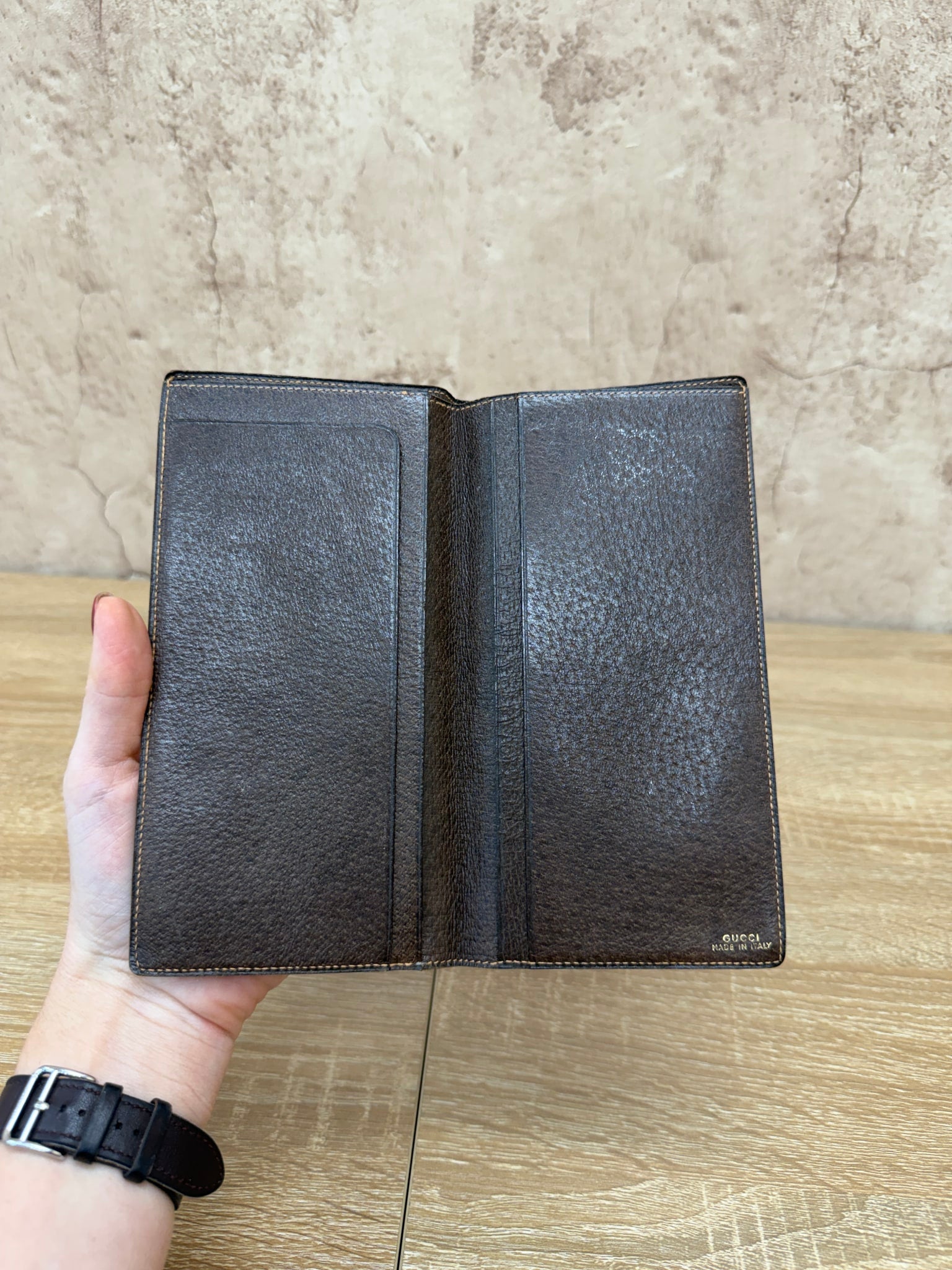 https://res.cloudinary.com/dyql5hig8/image/upload/v1759255730/ovbggfami9kdhp1kckba.jpg