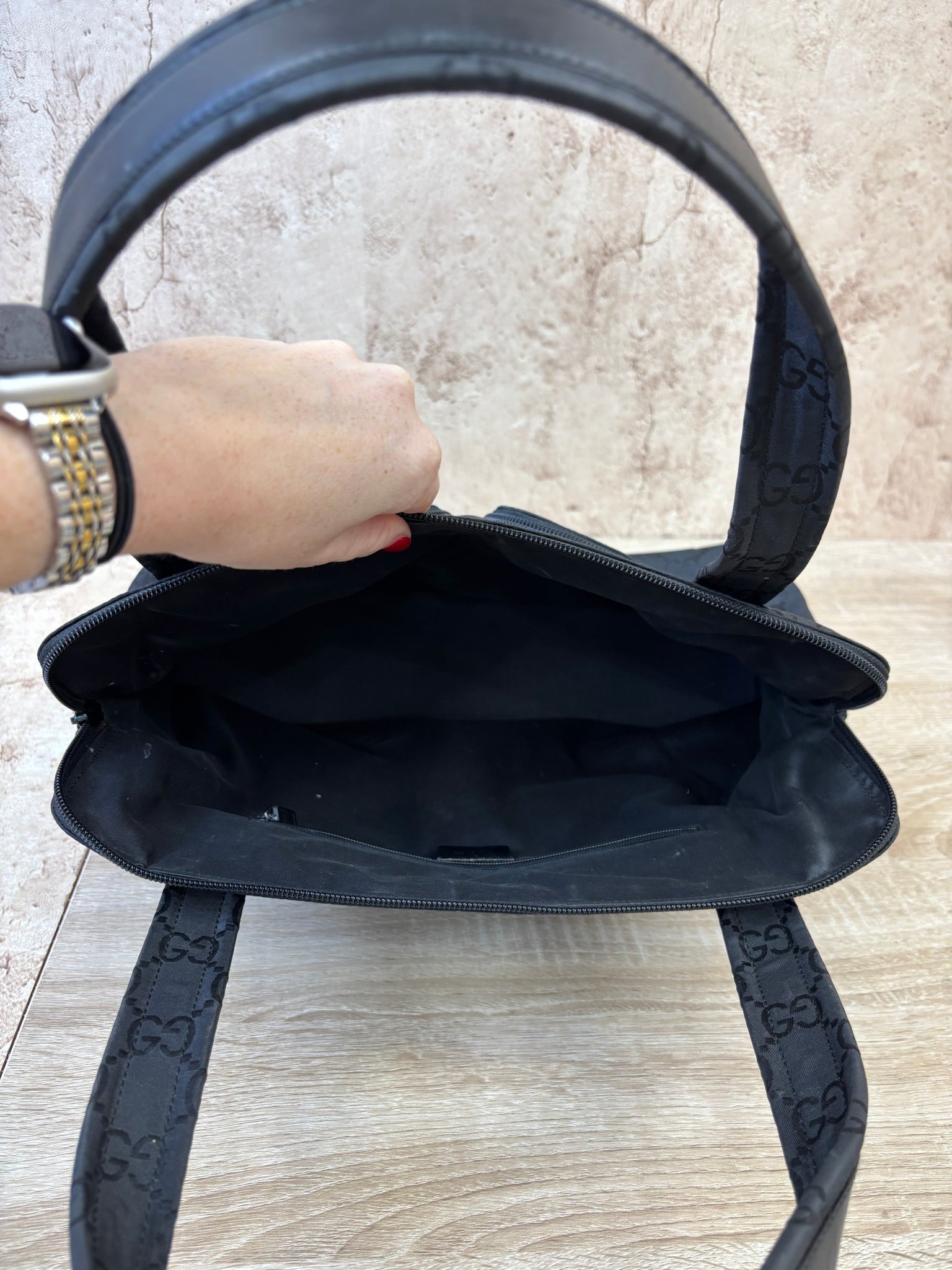 https://res.cloudinary.com/dyql5hig8/image/upload/v1759347355/owdv4hfjcspljxjhrrsq.jpg