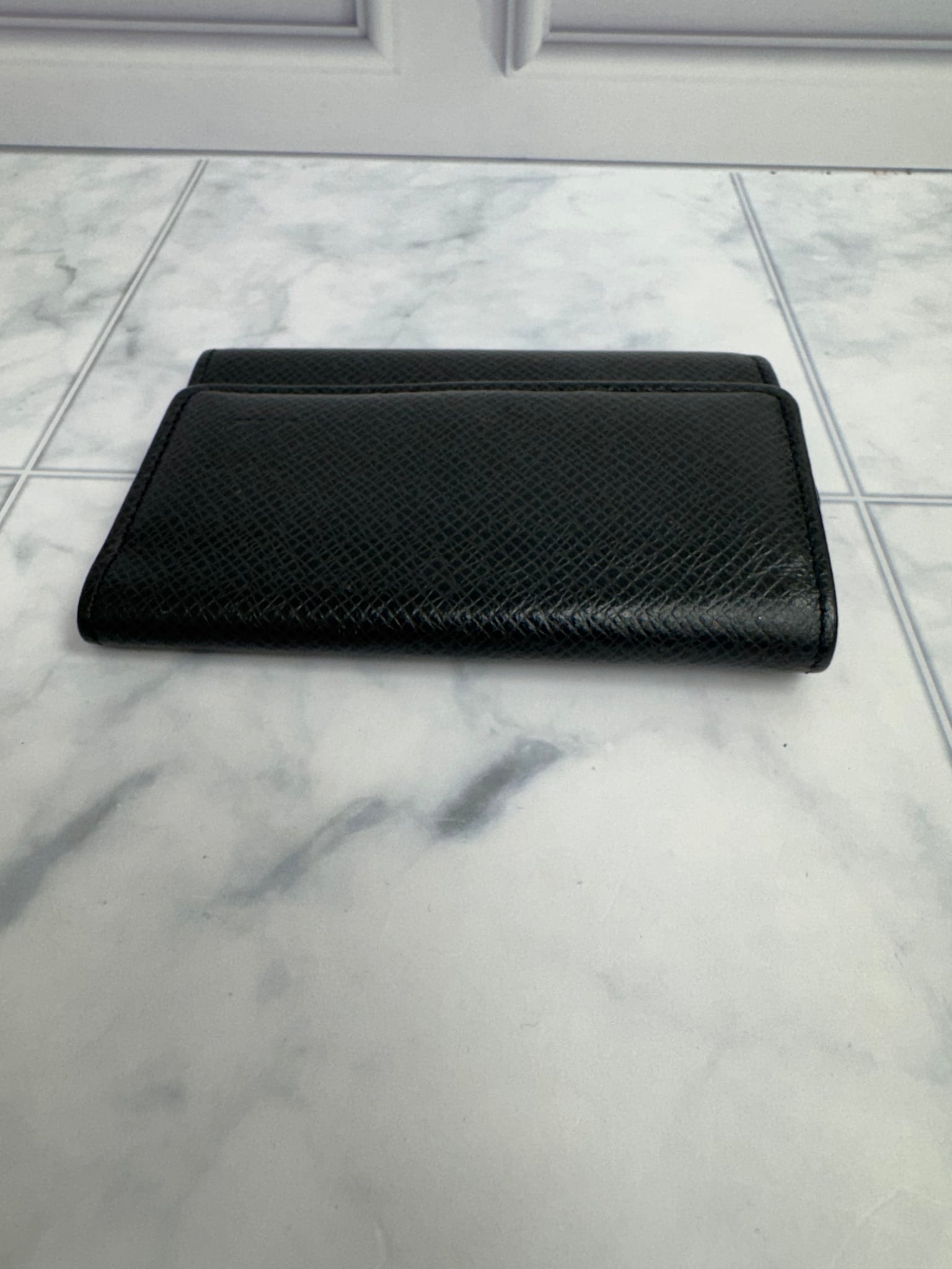 Louis Vuitton Black Taiga Leather 6 Ring Key Case